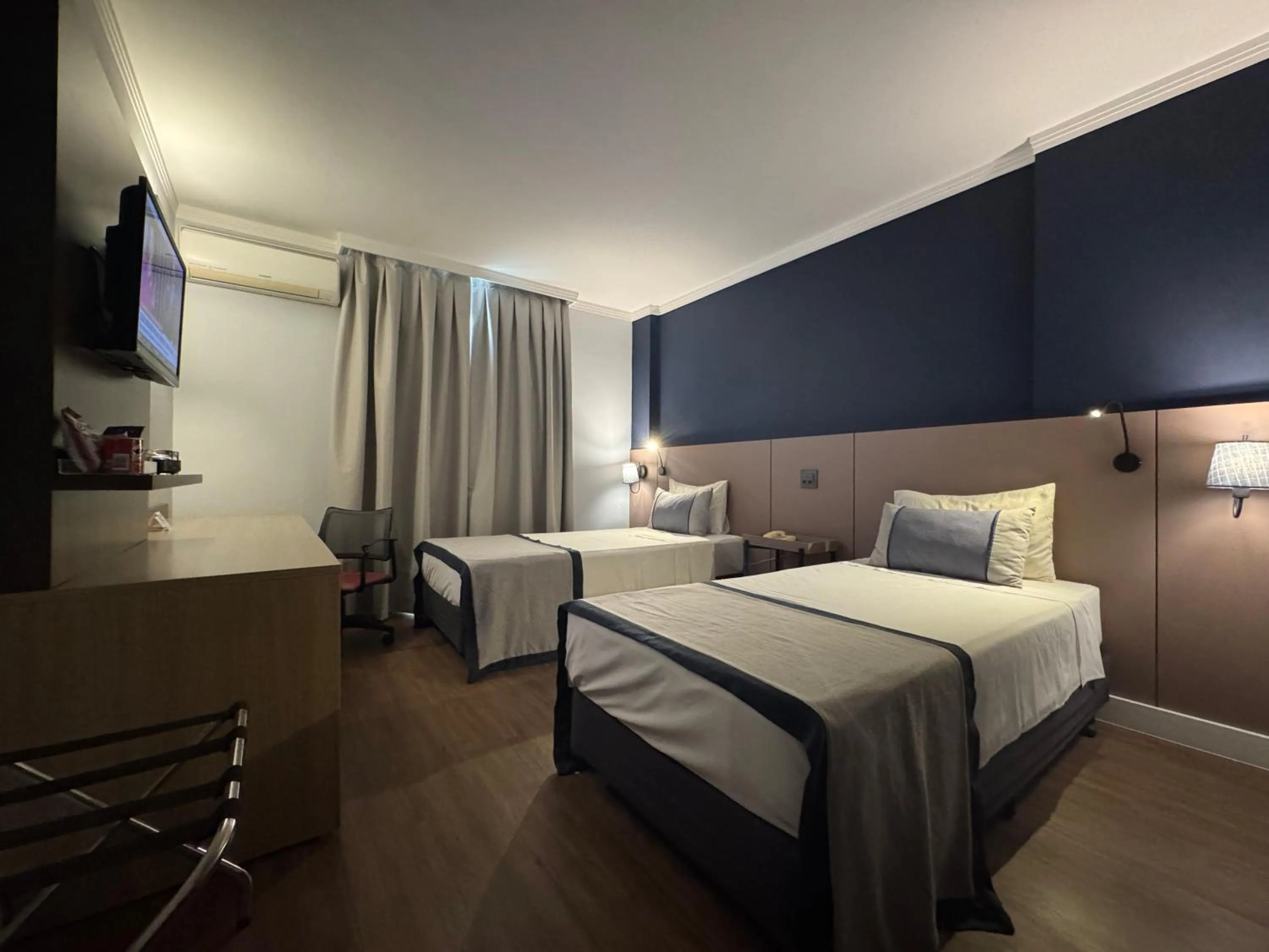 Photo of the whole room, Bed in Comfort Hotel Araraquara