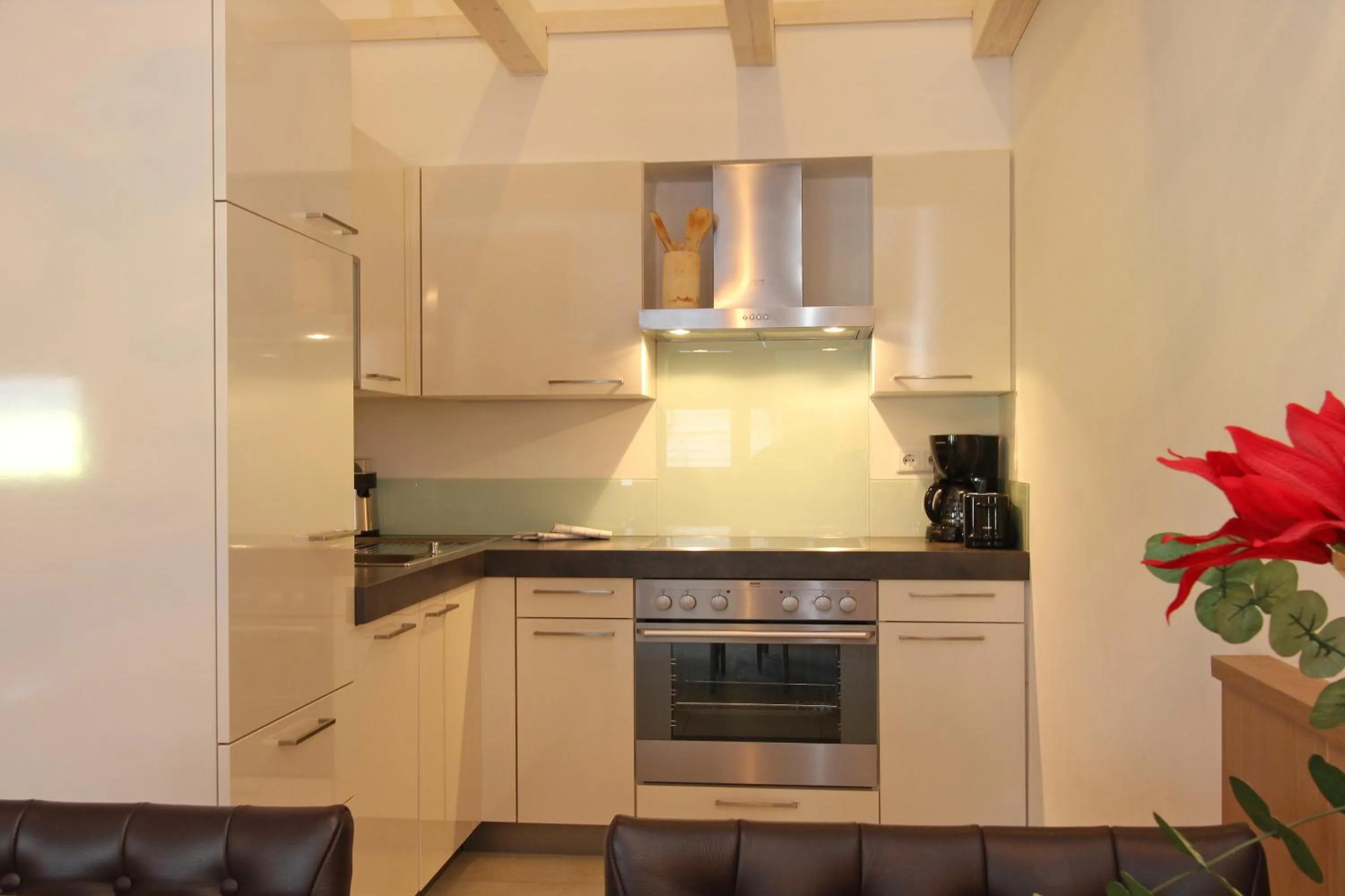 Coffee/tea facilities in AvenidA Mountain Resort by Alpin Rentals