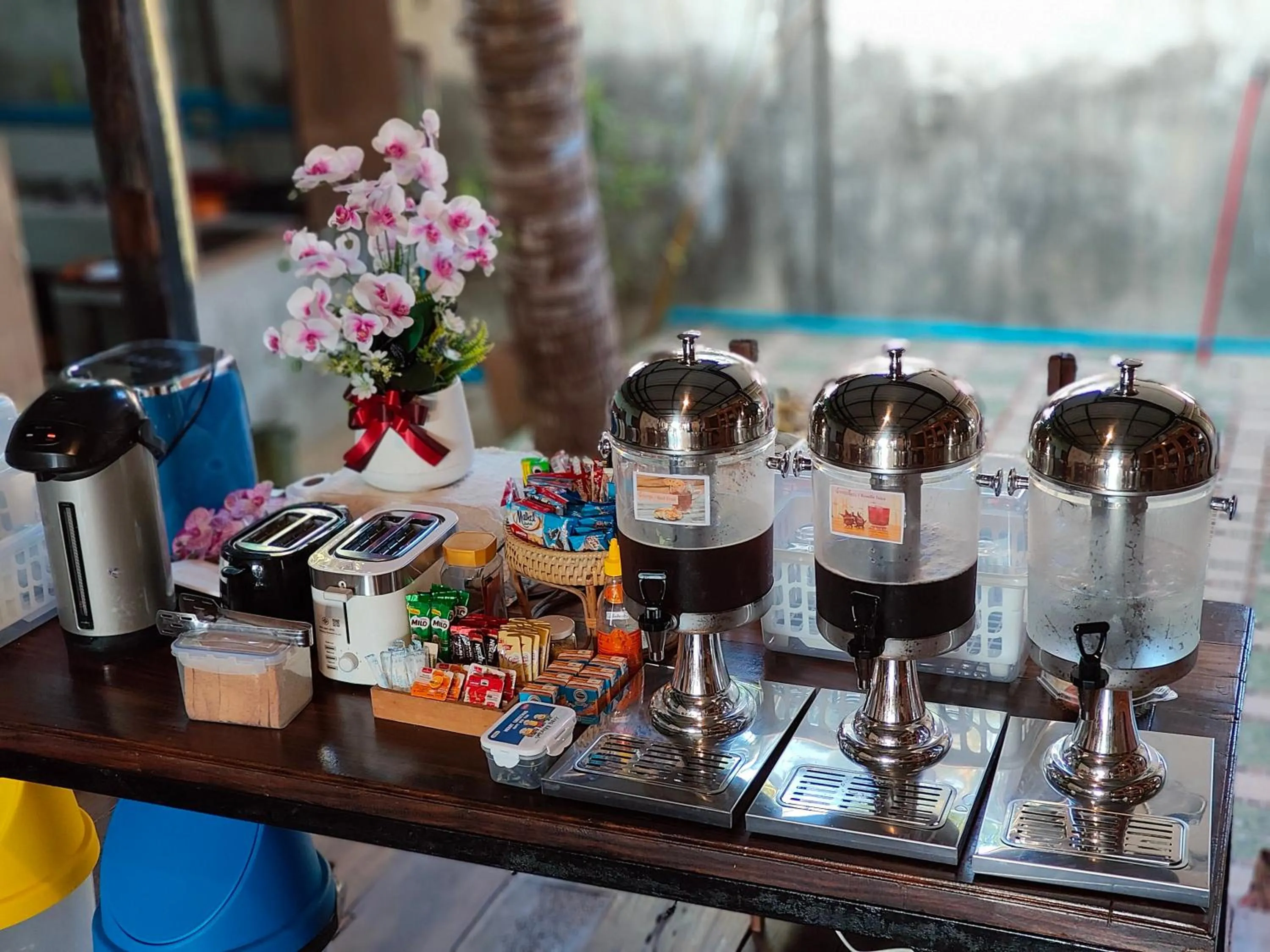 Restaurant/places to eat in Smilingface guesthouse