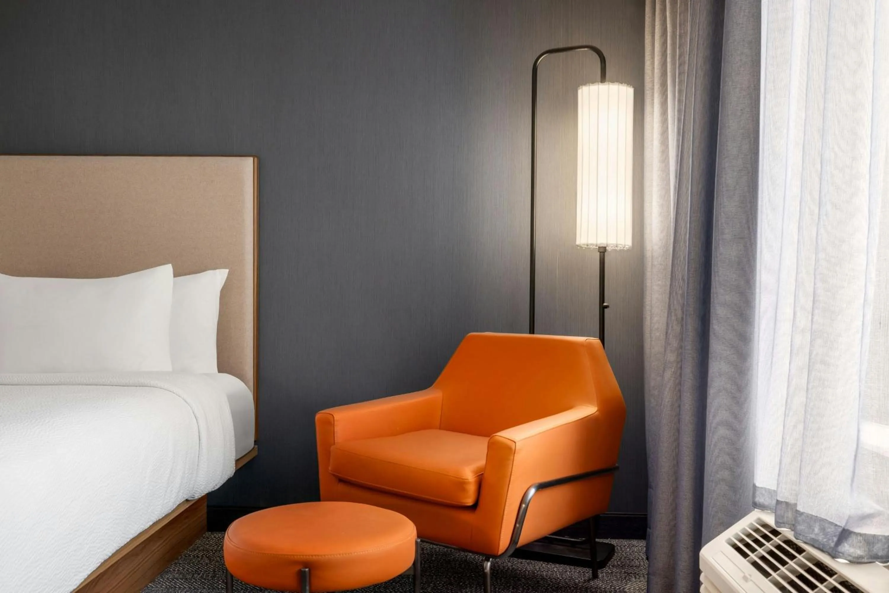 Photo of the whole room, Bed in Courtyard Fargo Moorhead, MN