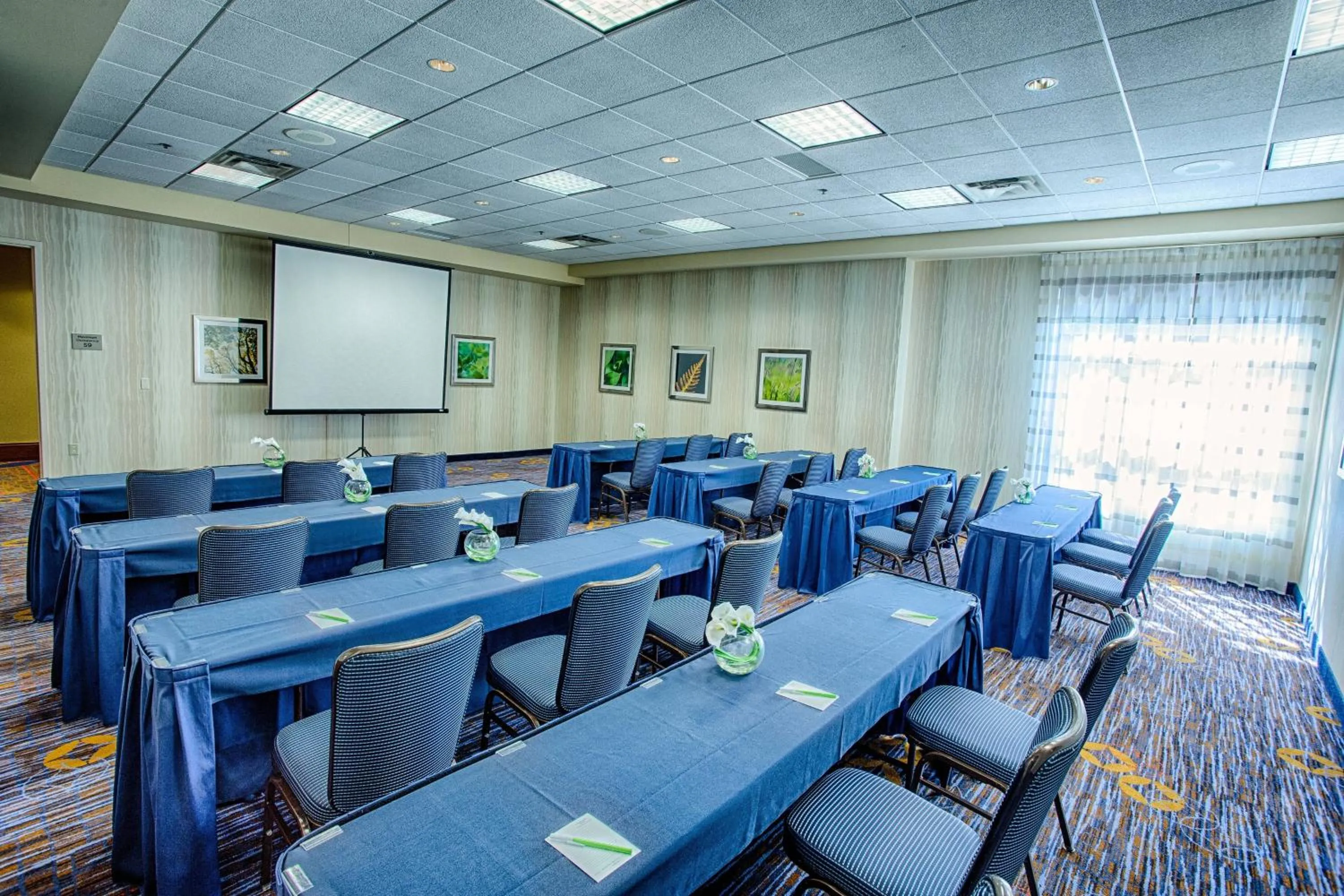 Meeting/conference room in Courtyard Fargo Moorhead, MN