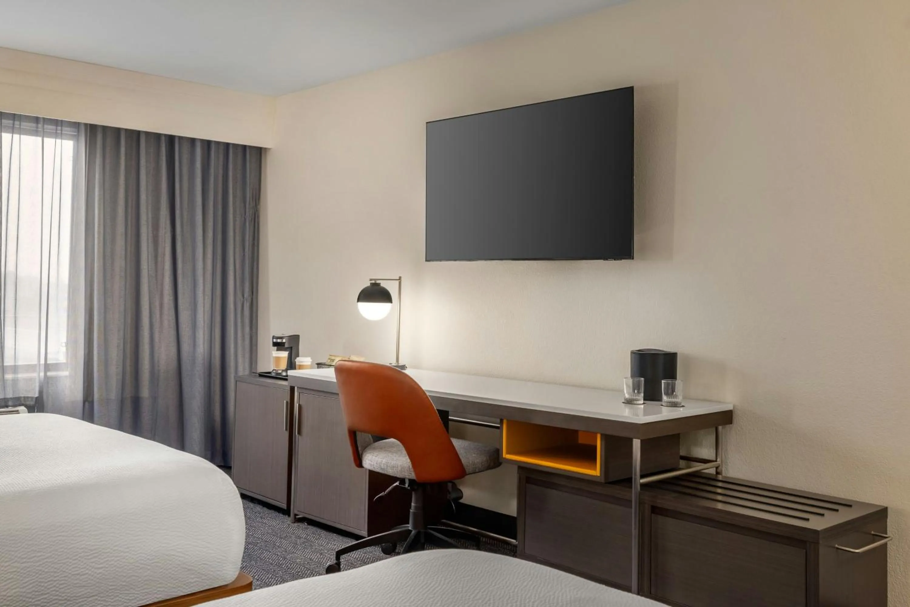 Photo of the whole room, Bed in Courtyard Fargo Moorhead, MN