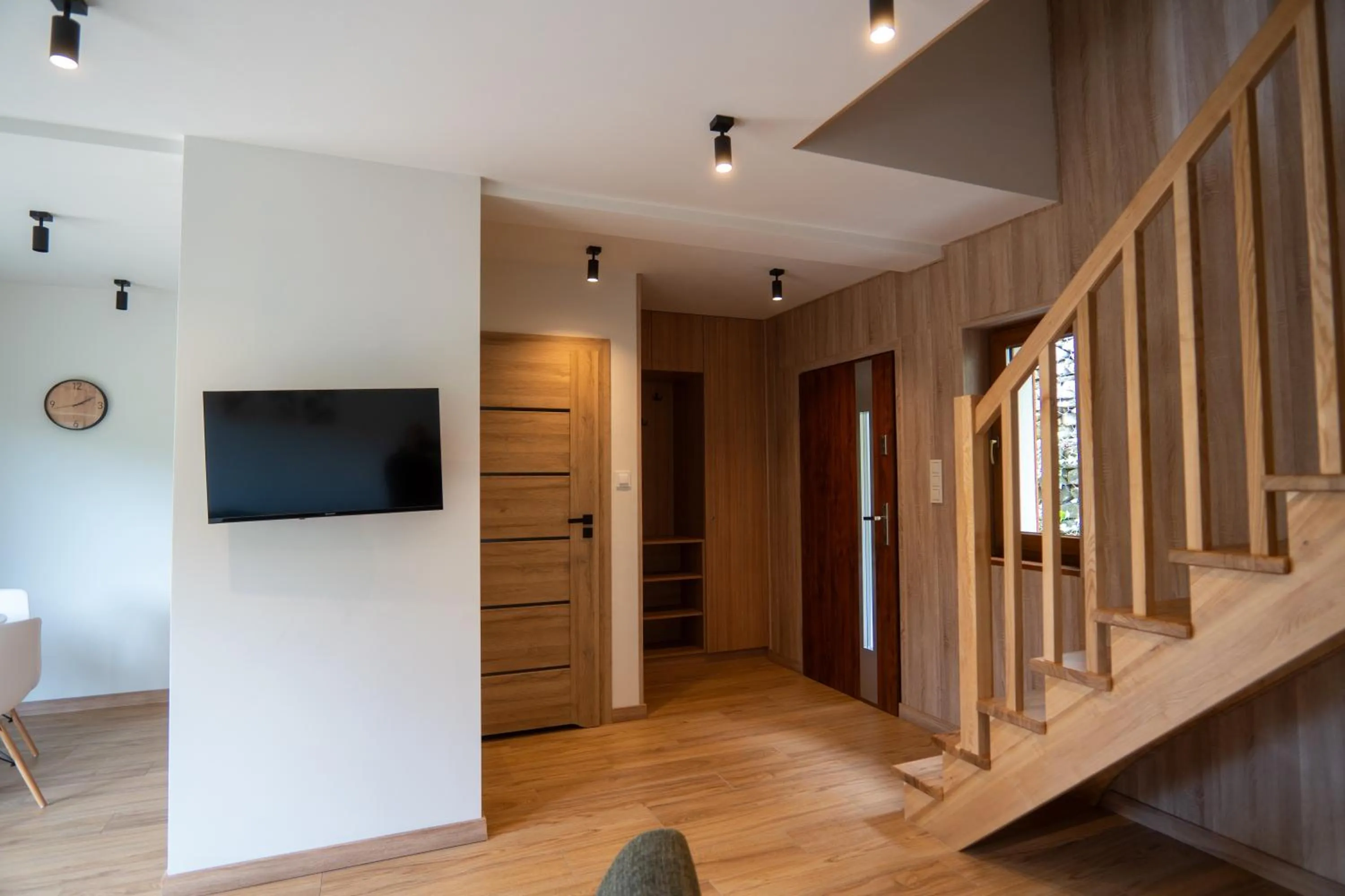 Property building in Willa i Wzgórze Jerrego Apartamenty i pokoje z widokiem na góry