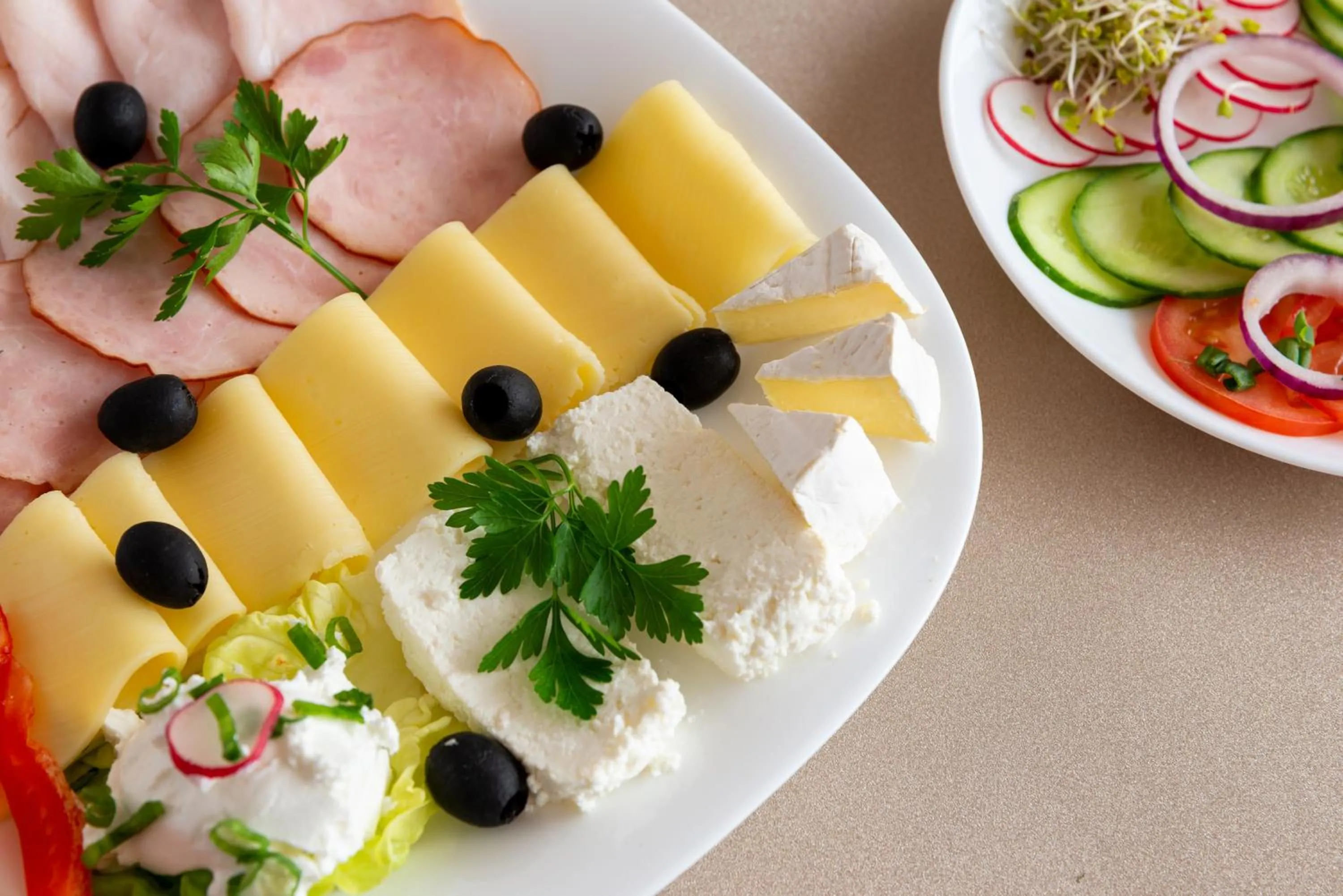 Breakfast in Willa i Wzgórze Jerrego Apartamenty i pokoje z widokiem na góry