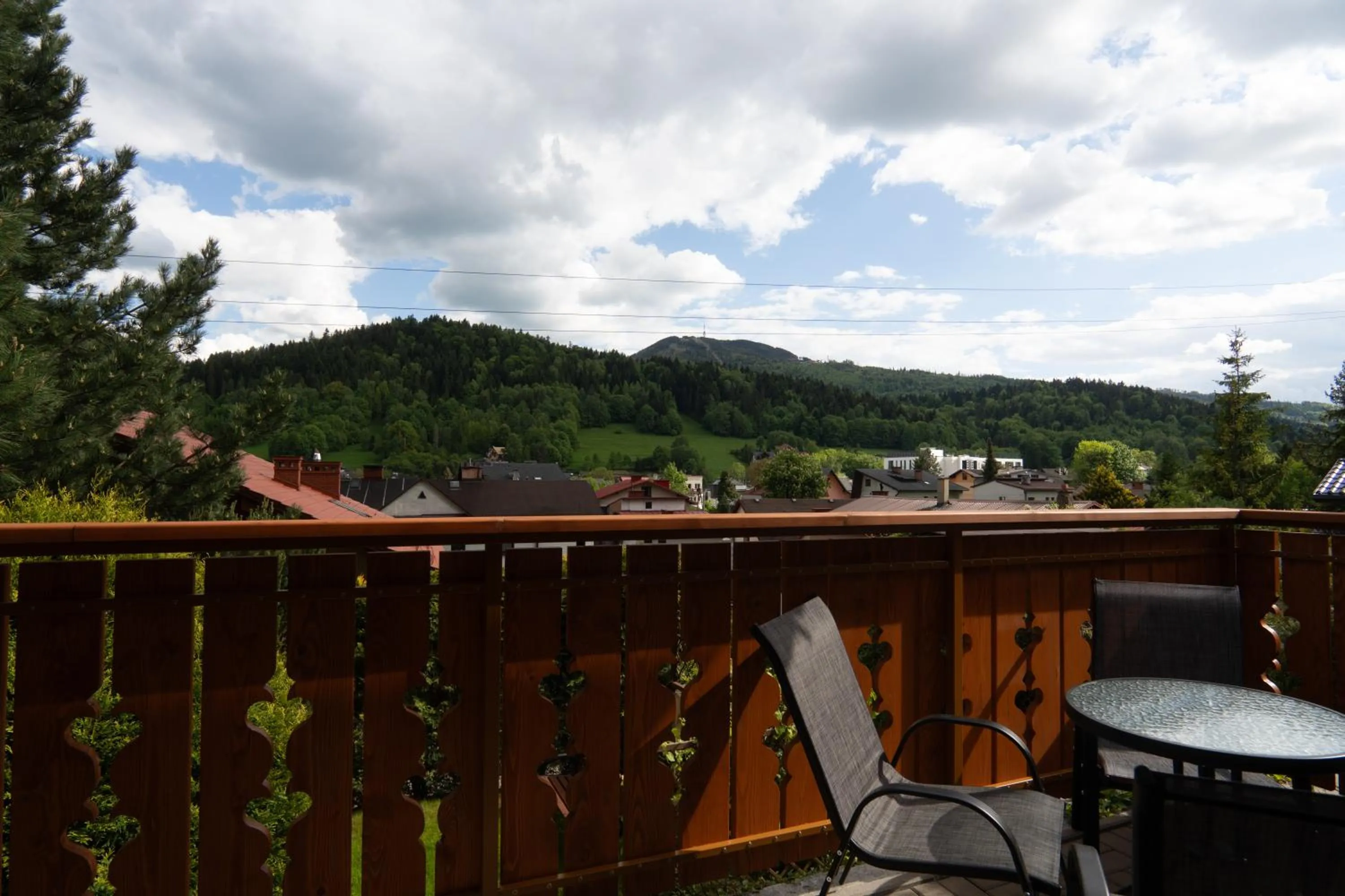 Willa i Wzgórze Jerrego Apartamenty i pokoje z widokiem na góry