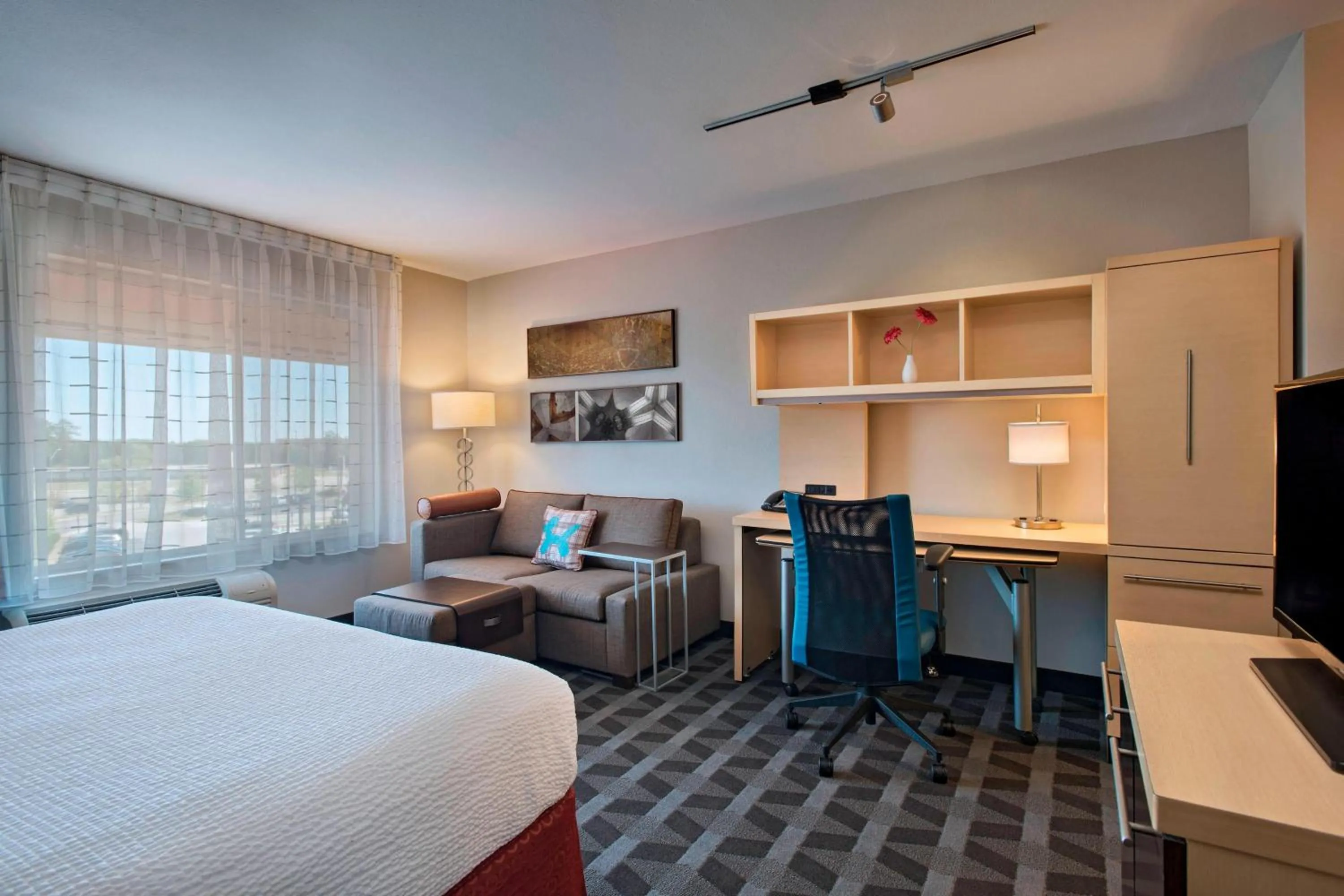 Bedroom, Bed in TownePlace Suites Fayetteville Cross Creek