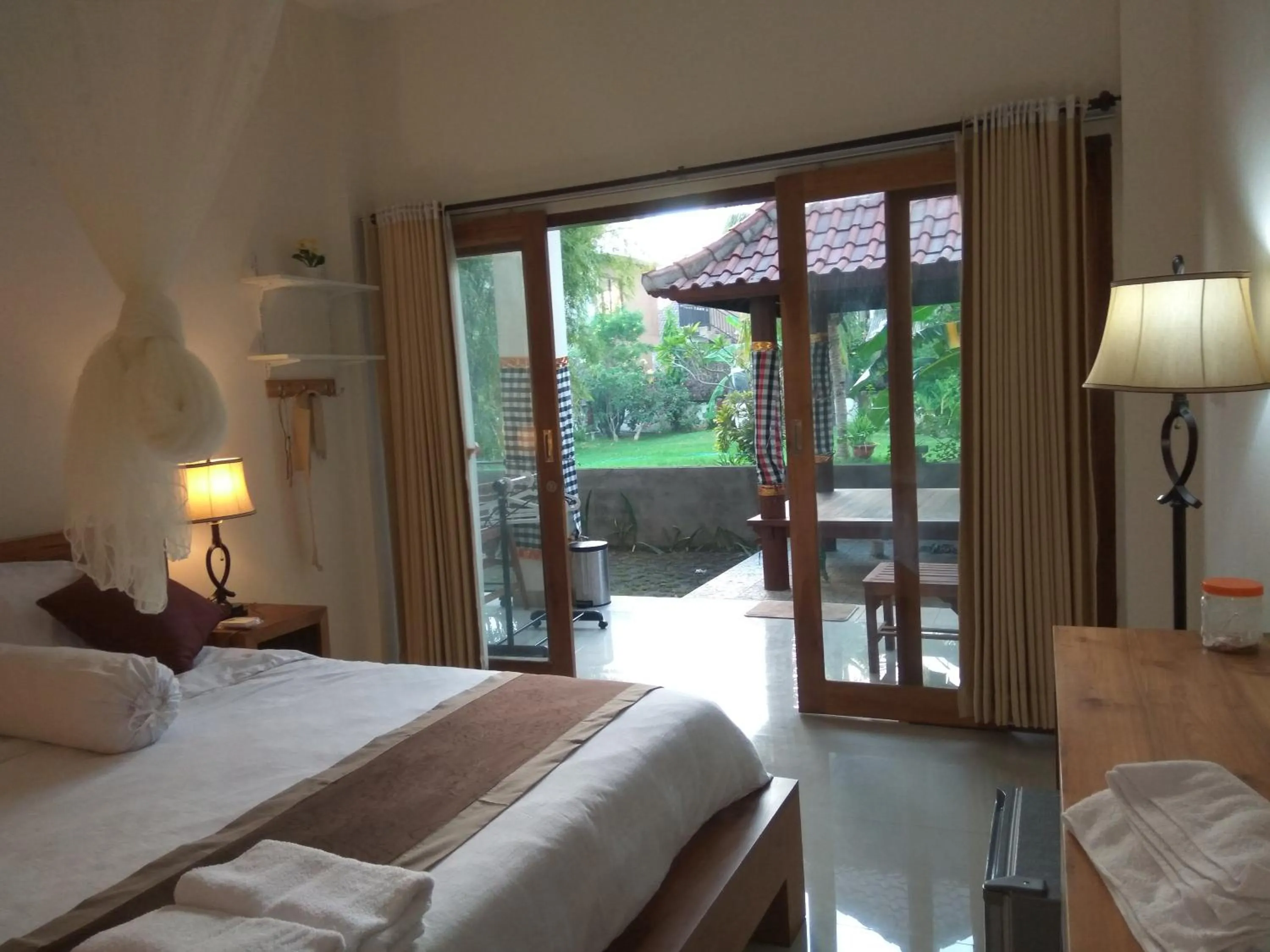 Garden view, Bed in Master Homestay