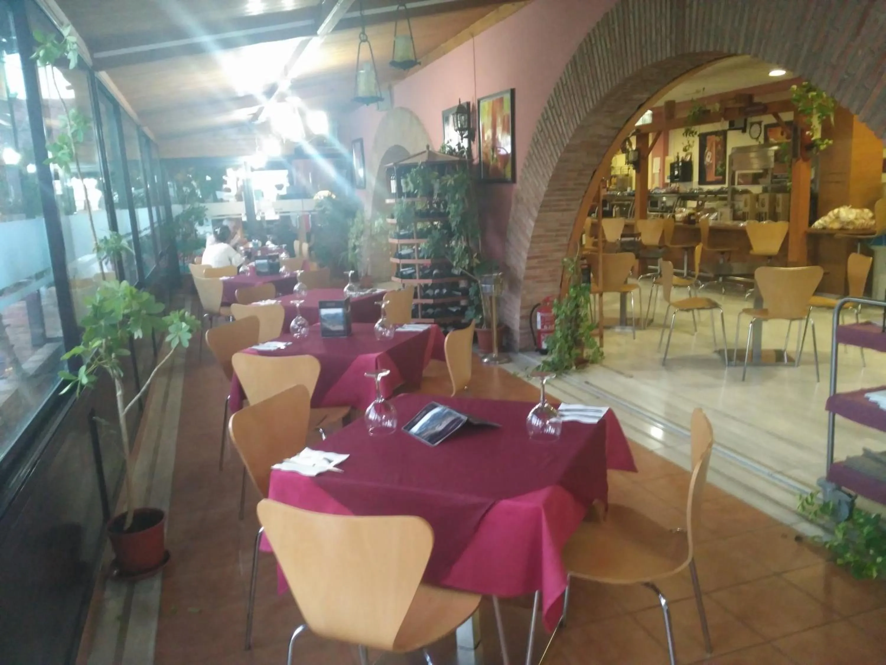 Restaurant/places to eat in Hotel Mirasierra
