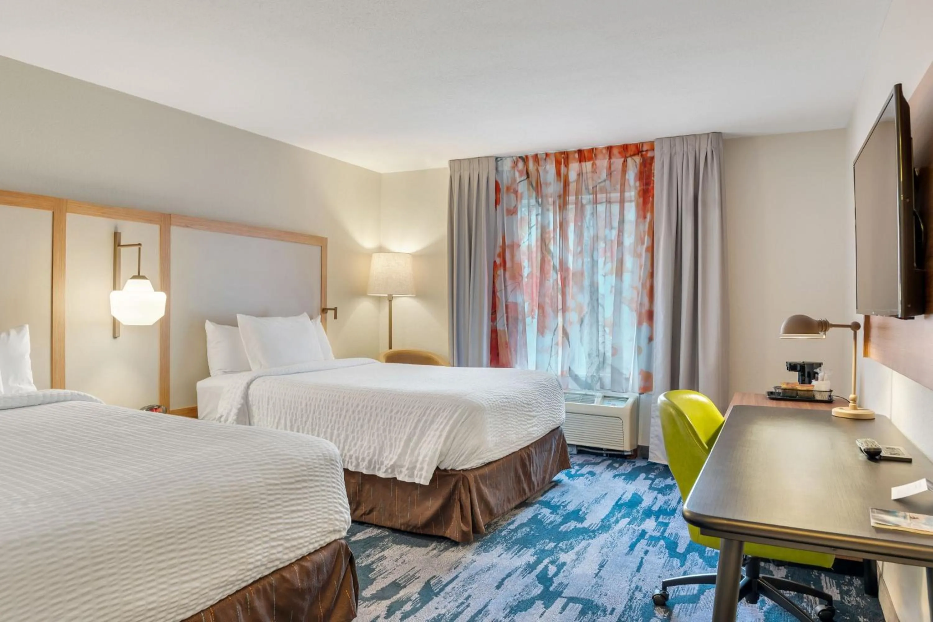 Photo of the whole room, Bed in Fairfield Inn & Suites Fredericksburg