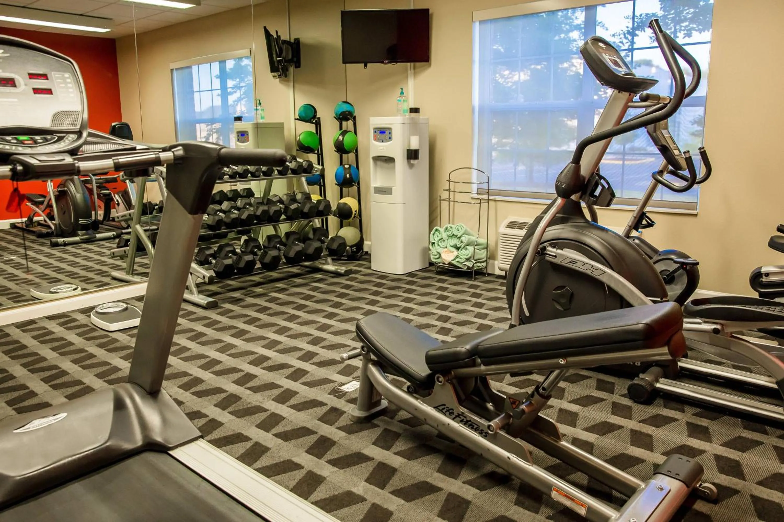 Fitness centre/facilities in TownePlace Suites Fredericksburg
