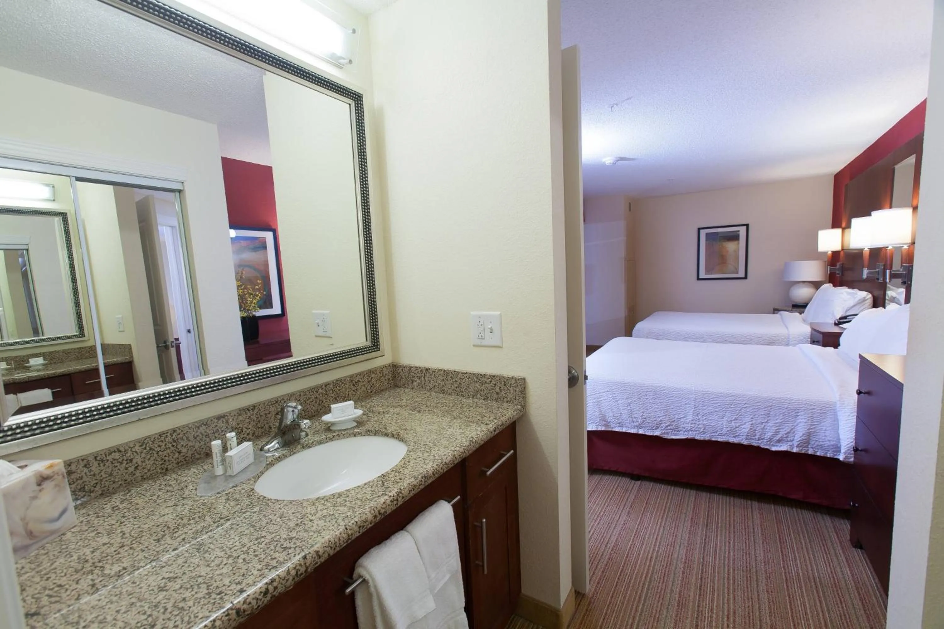 Bathroom, Bed in Residence Inn Florence