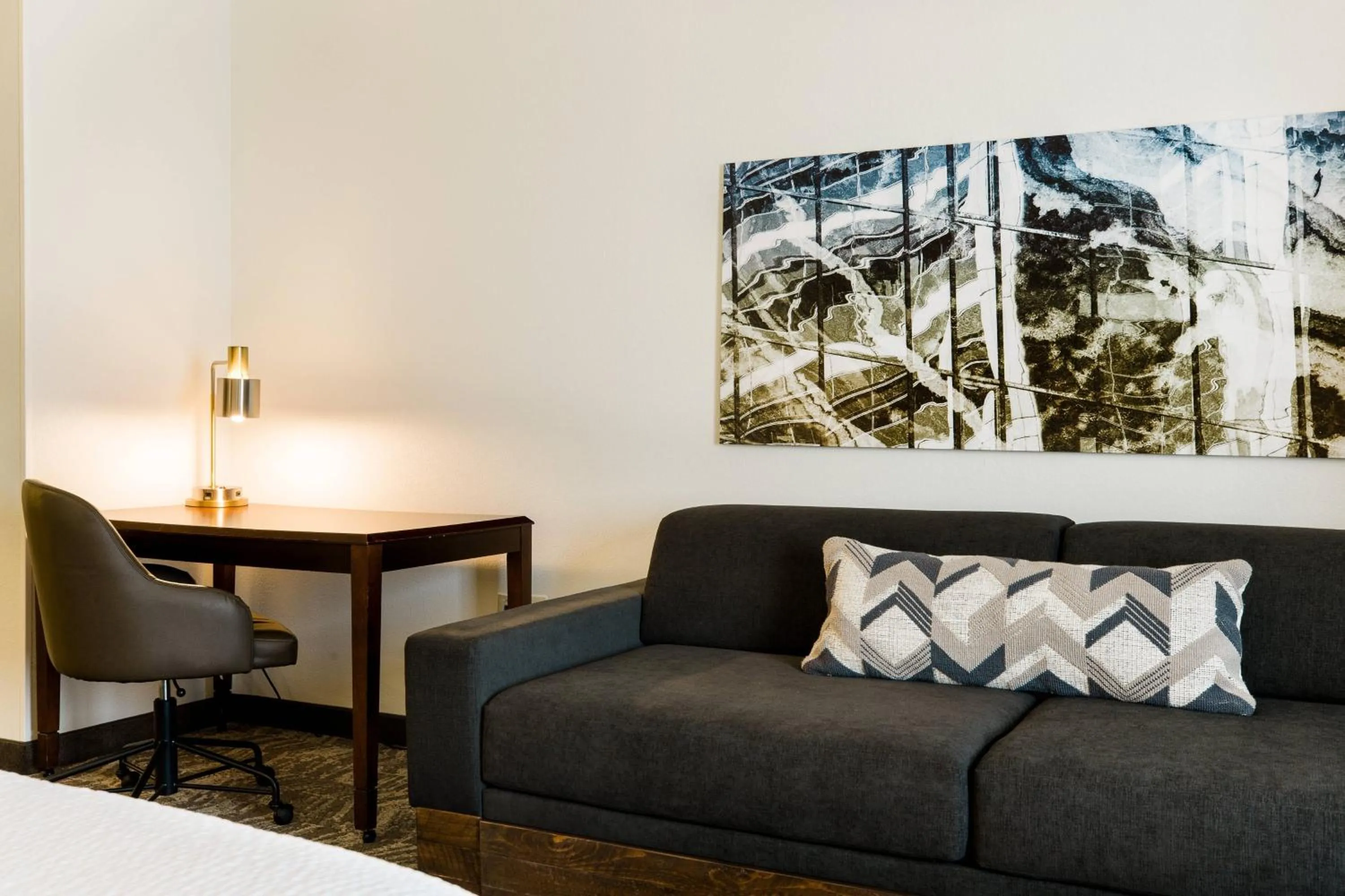 Photo of the whole room in SpringHill Suites Florence