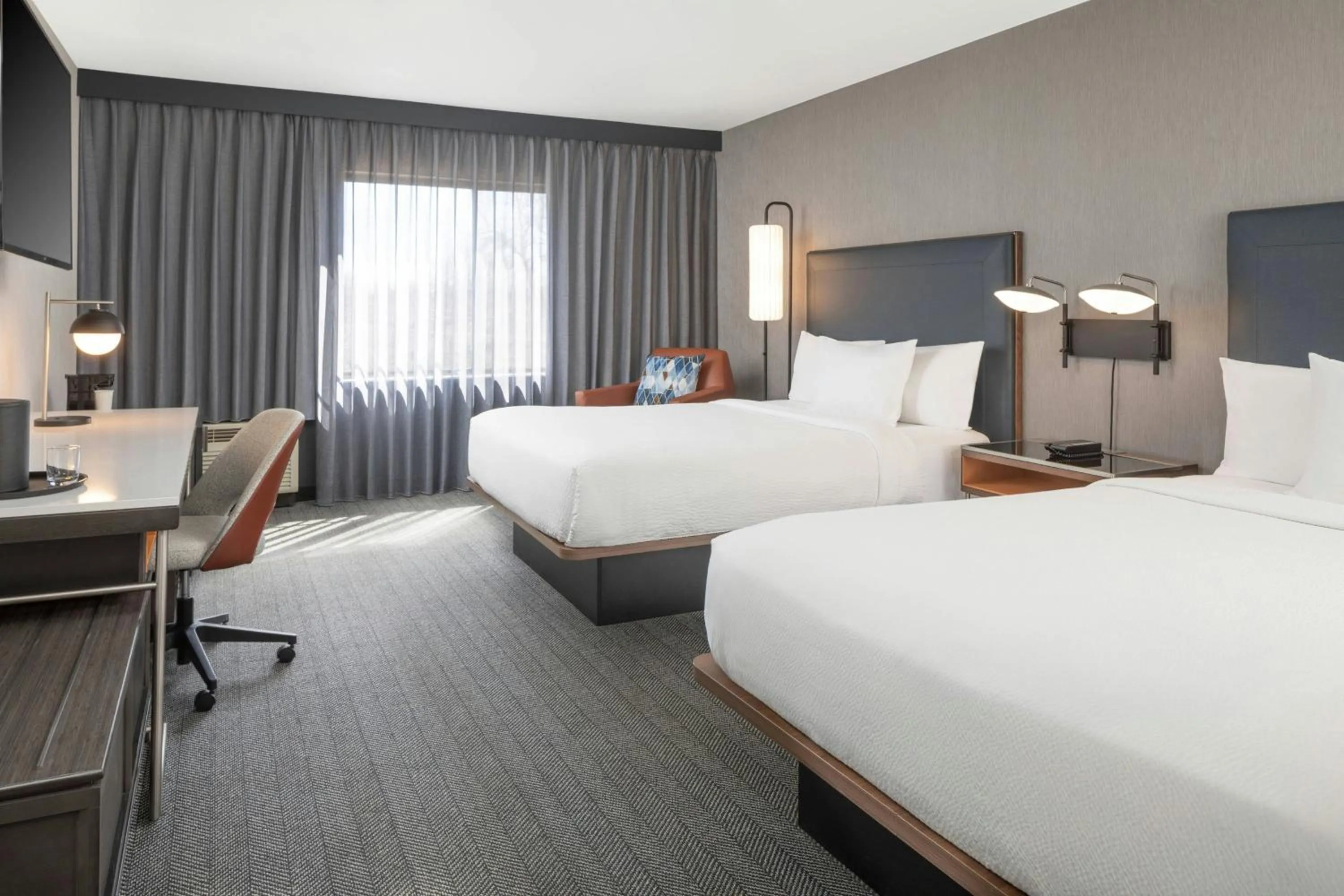 Bedroom, Bed in Courtyard Farmington