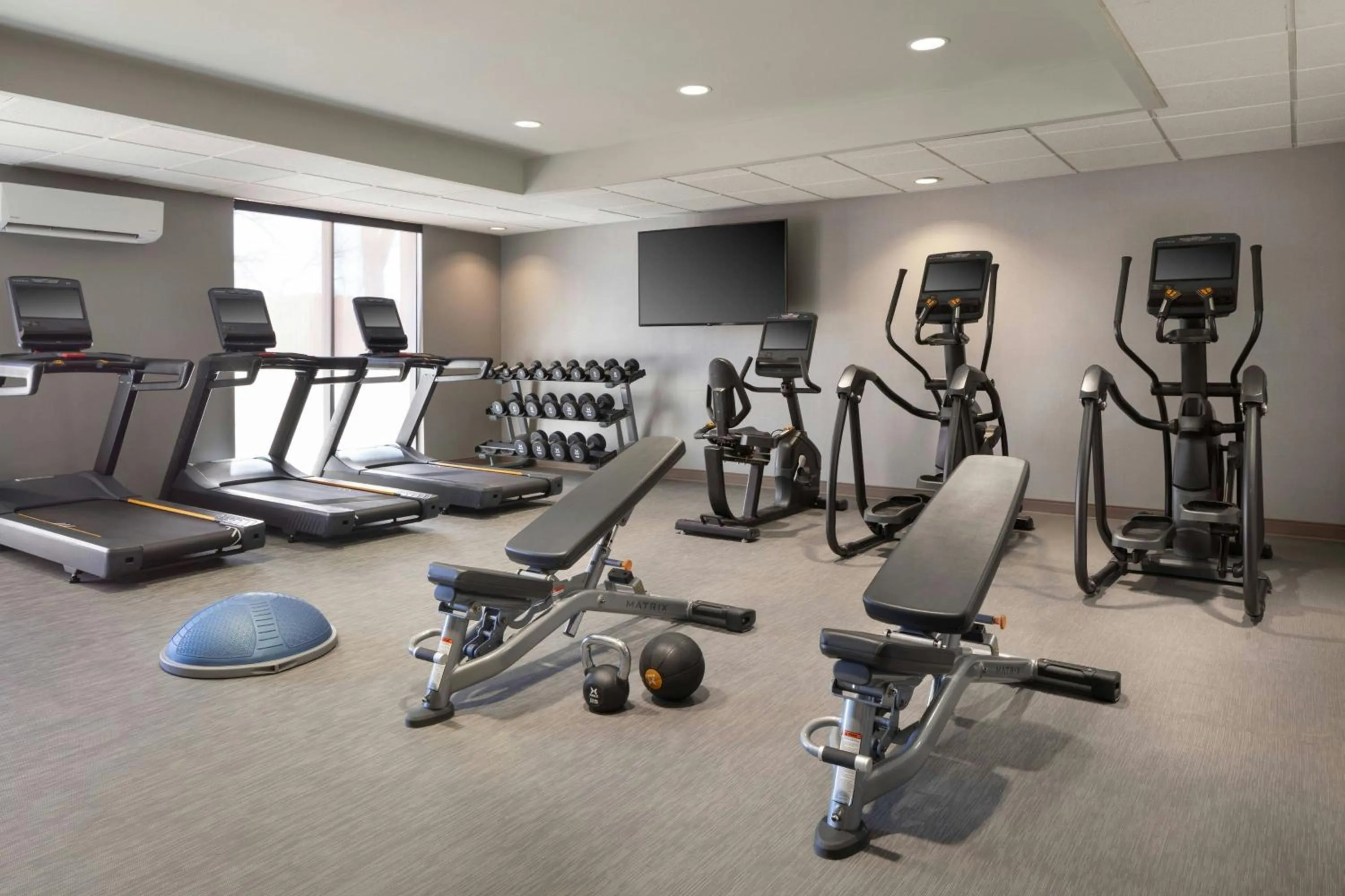 Fitness centre/facilities in Courtyard Farmington