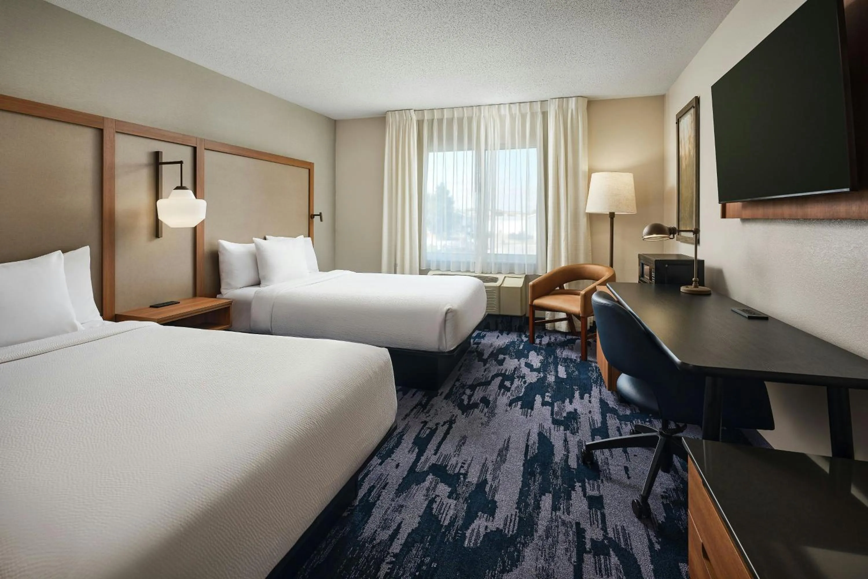 Photo of the whole room, Bed in Fairfield Inn & Suites by Marriott Gillette