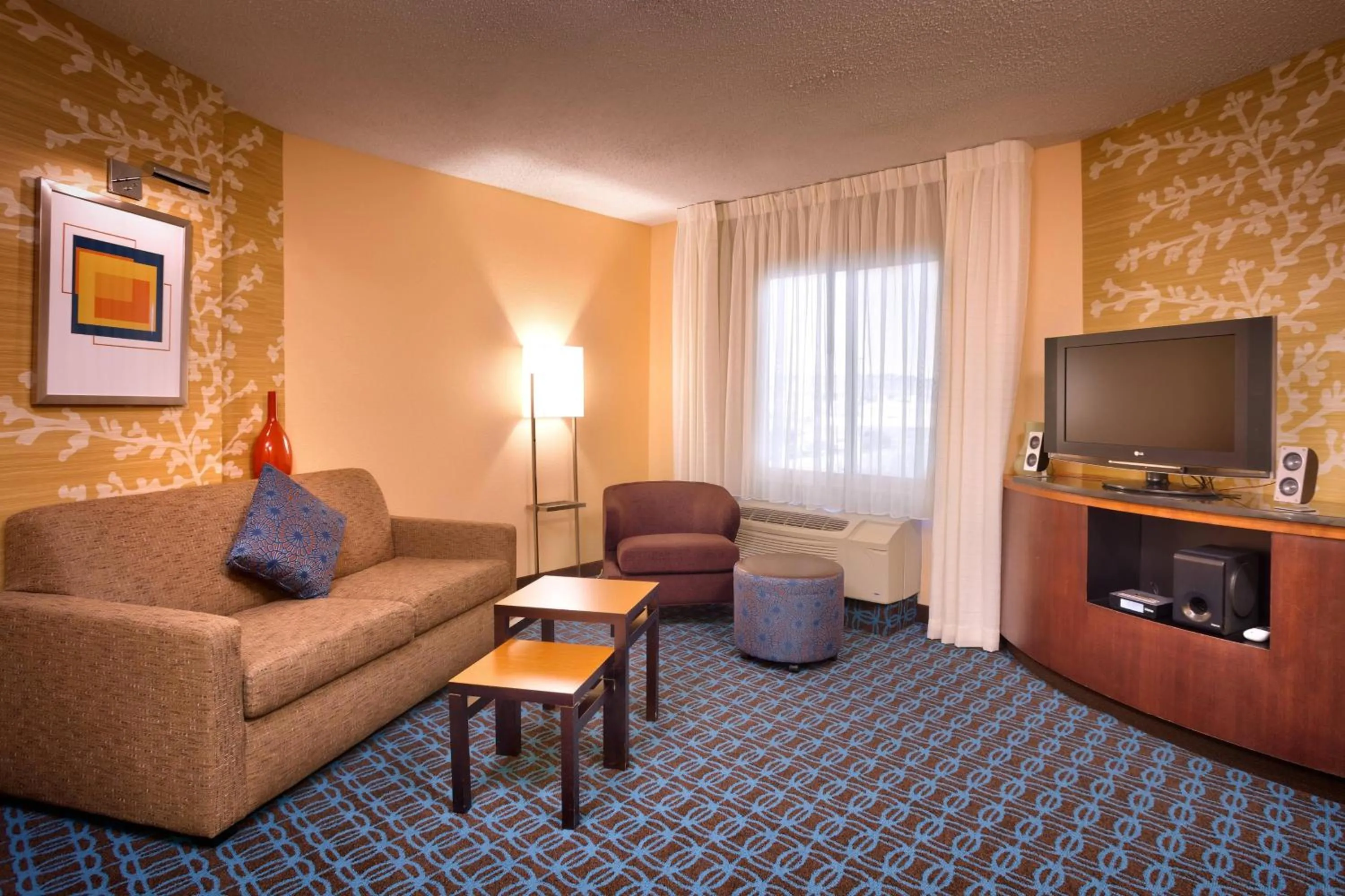 Living room in Fairfield Inn & Suites by Marriott Gillette