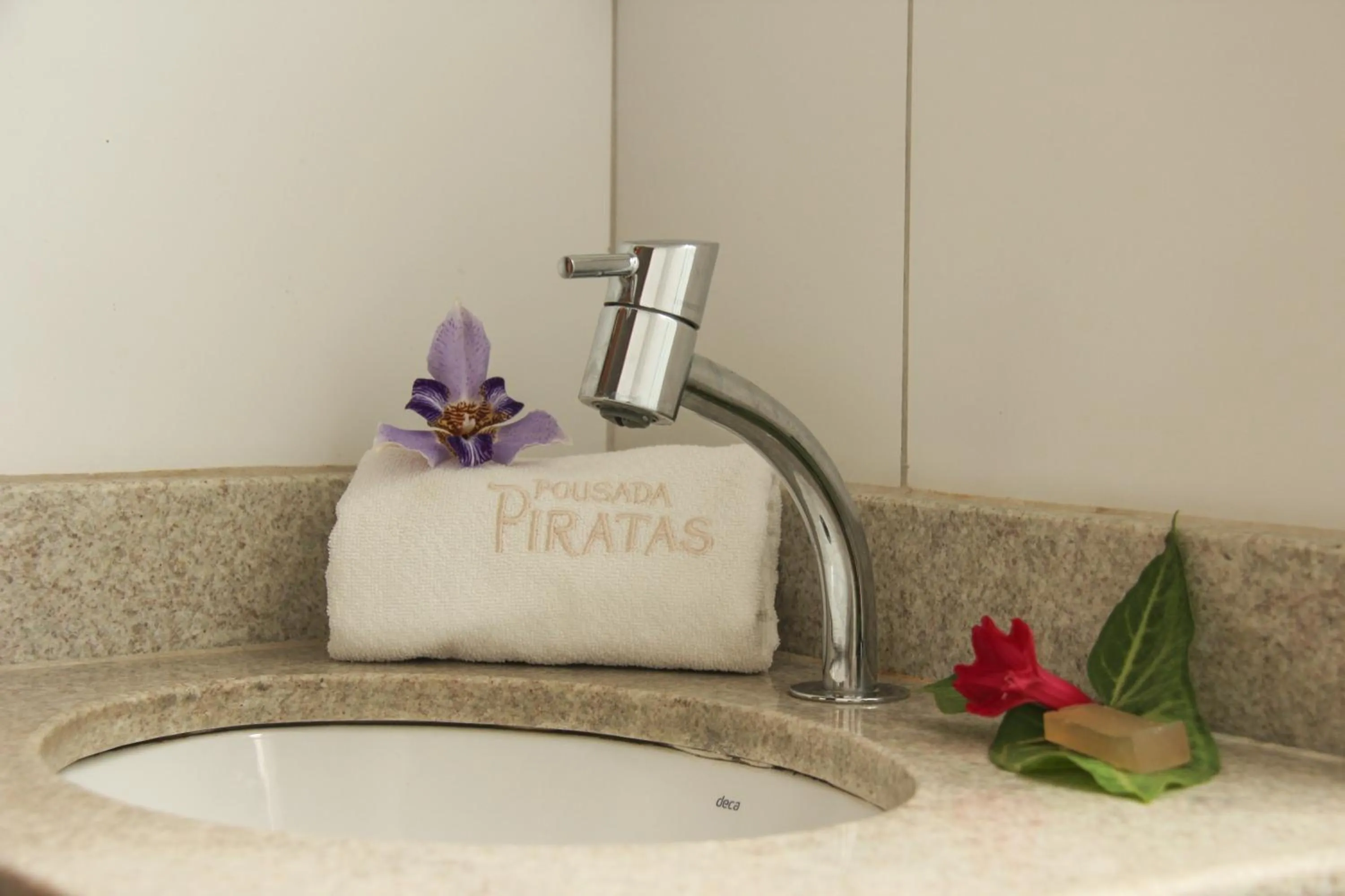 Bathroom in Pousada Piratas