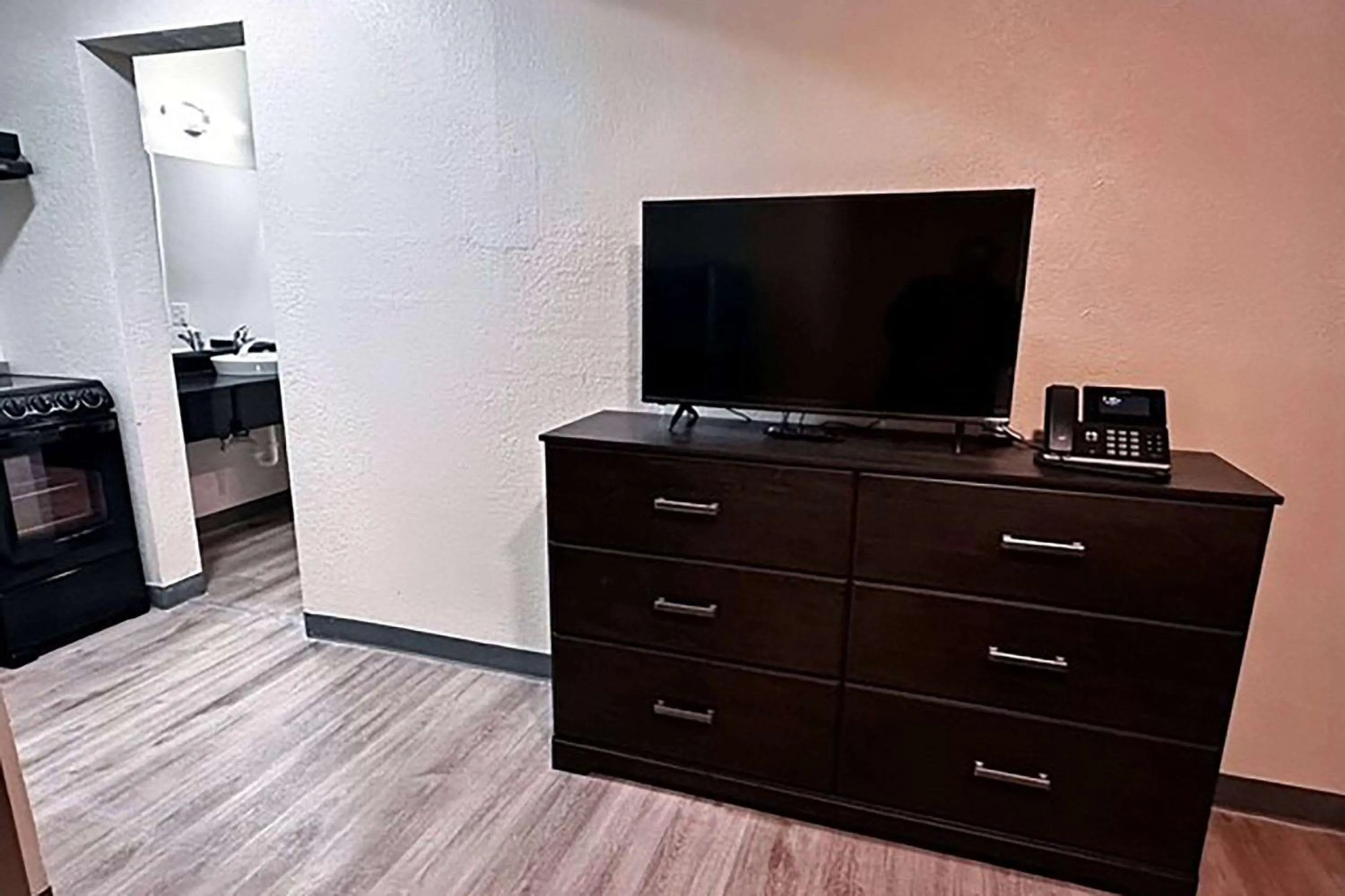 Photo of the whole room in Studio City Suites, a Travelodge by Wyndham