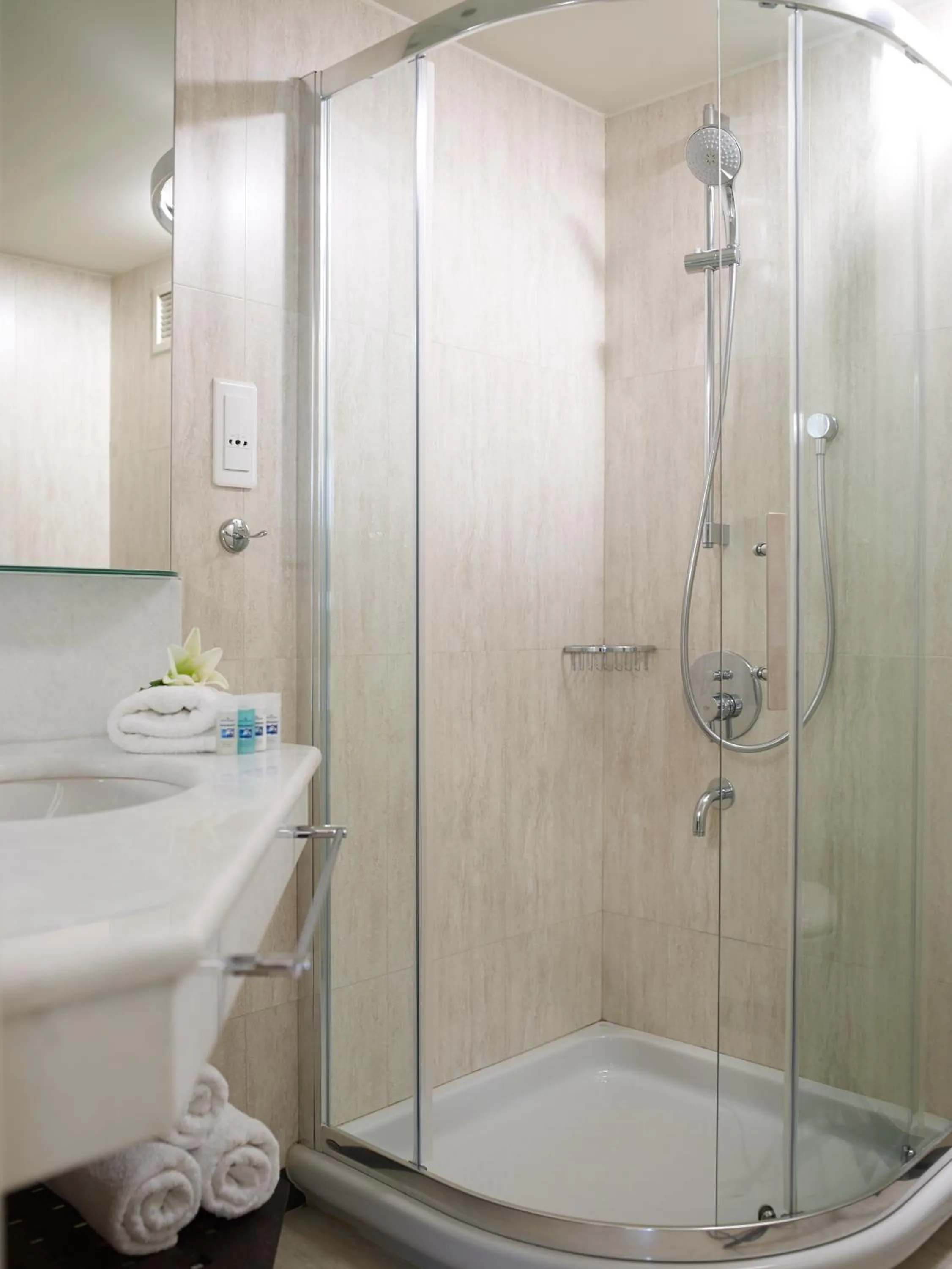 Bathroom in Kriti Beach Hotel