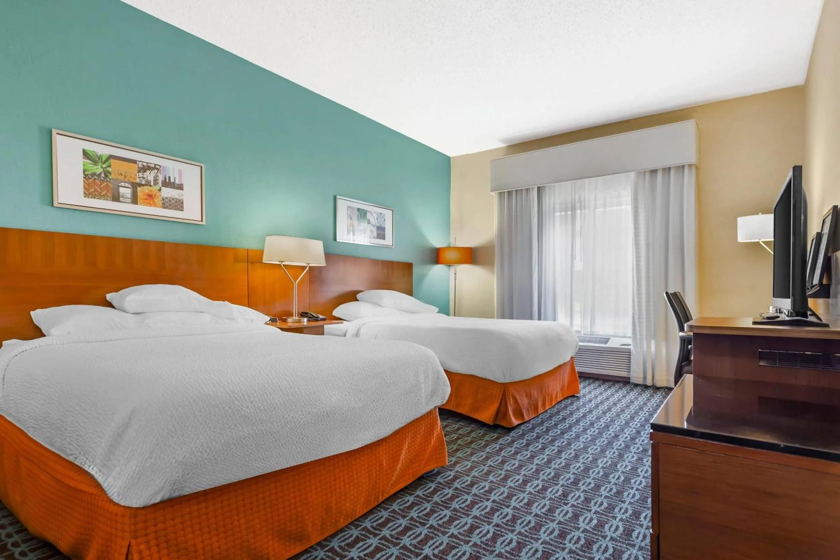 Bedroom, Bed in Comfort Inn & Suites Green Bay Stadium Area