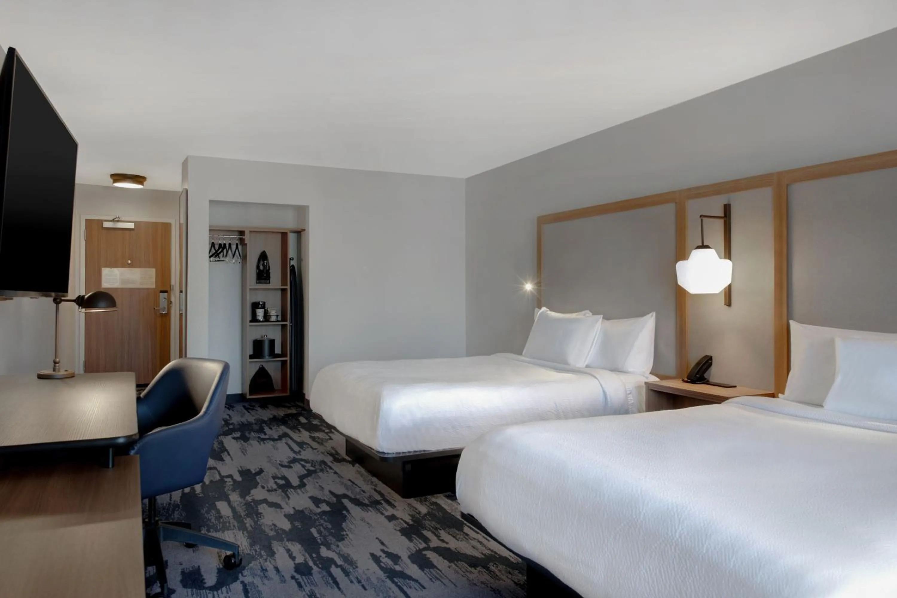 Photo of the whole room, Bed in Fairfield Inn & Suites by Marriott Greenwood