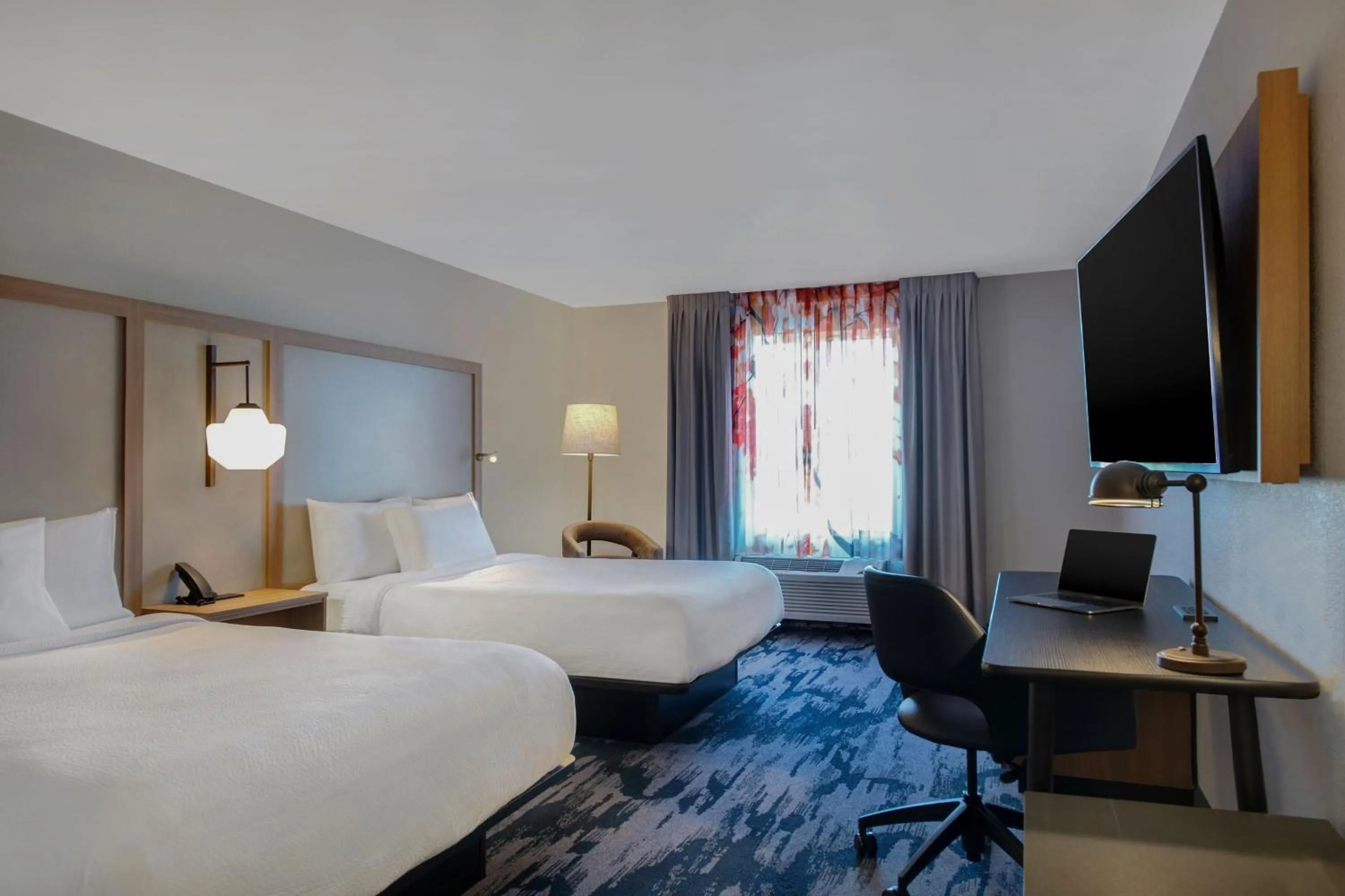 Photo of the whole room, Bed in Fairfield Inn & Suites by Marriott Greenwood