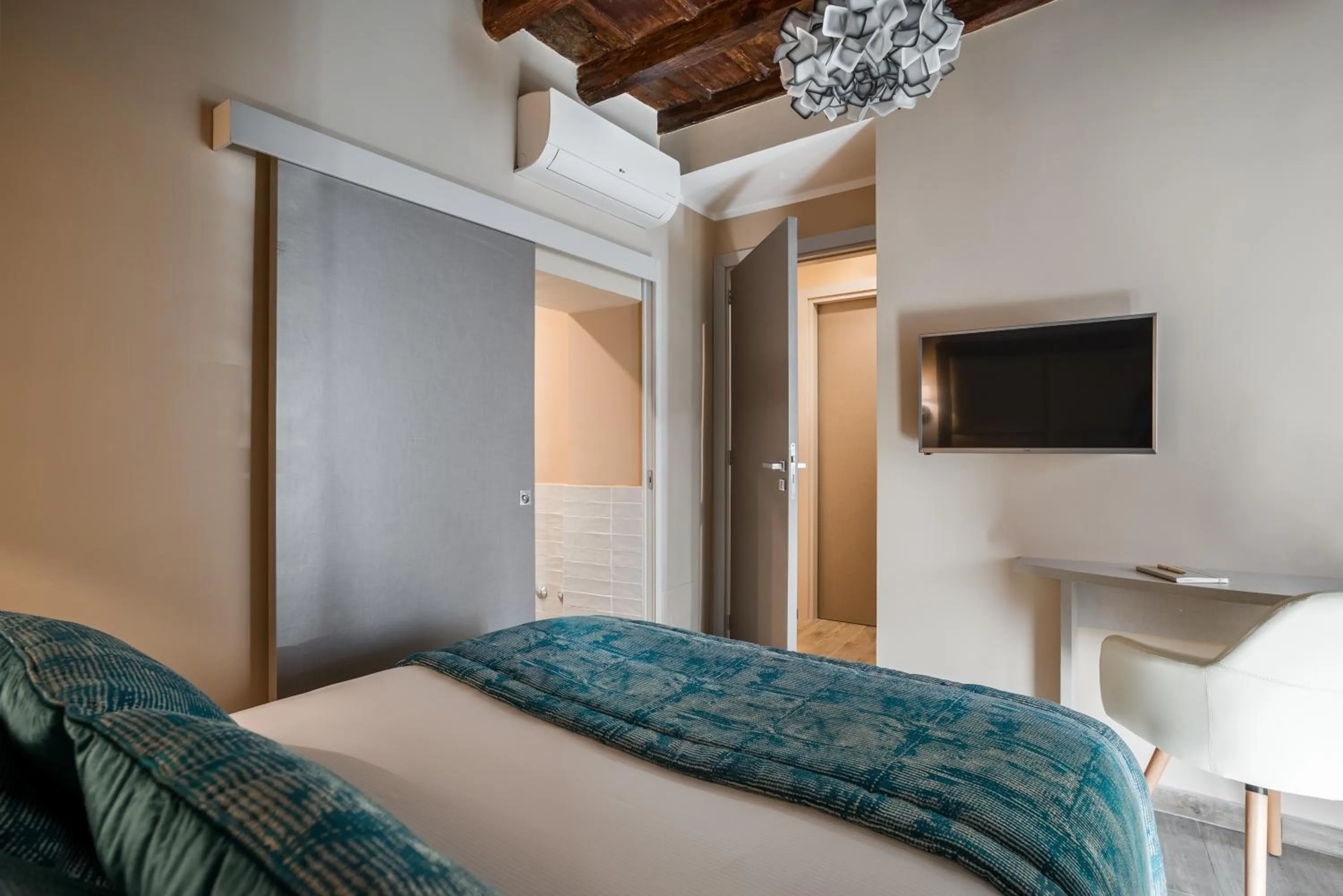 Bedroom, Bed in Reginella Suites