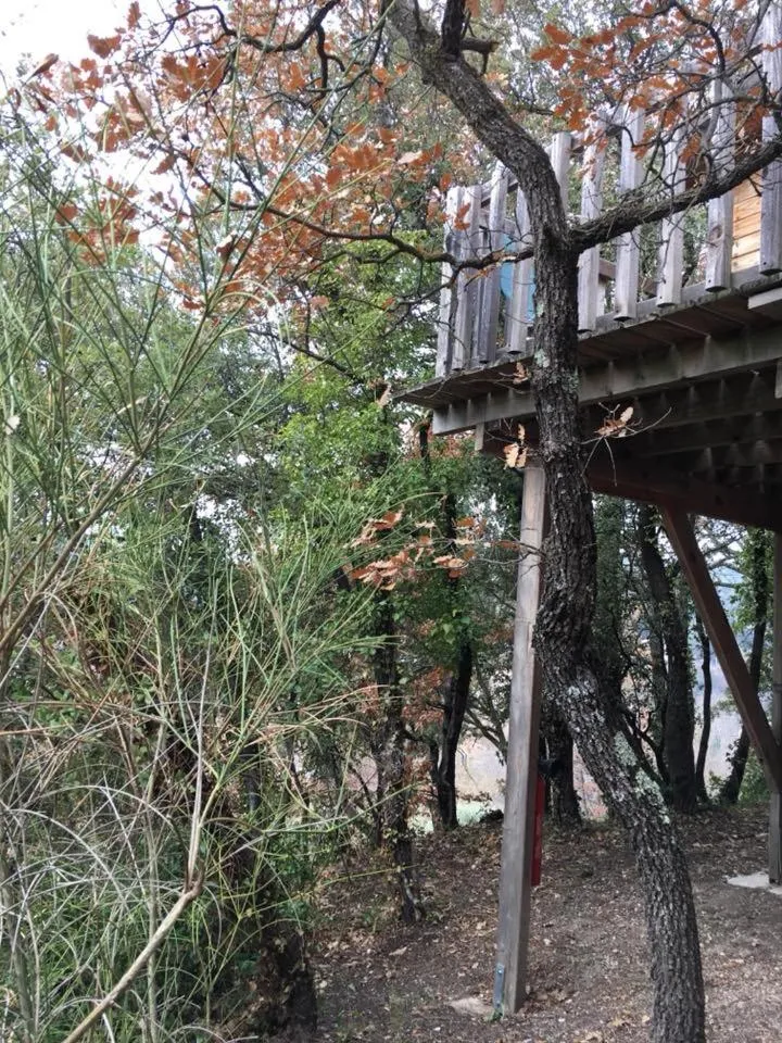 Property building in La cabane des amoureux