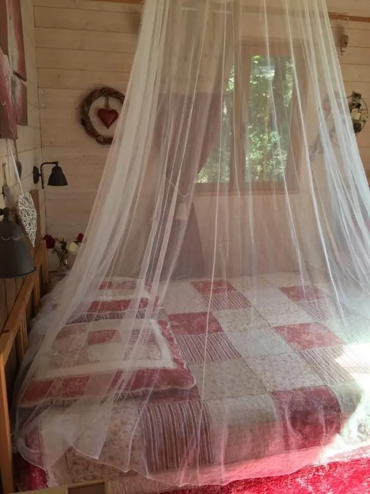 Bed in La cabane des amoureux