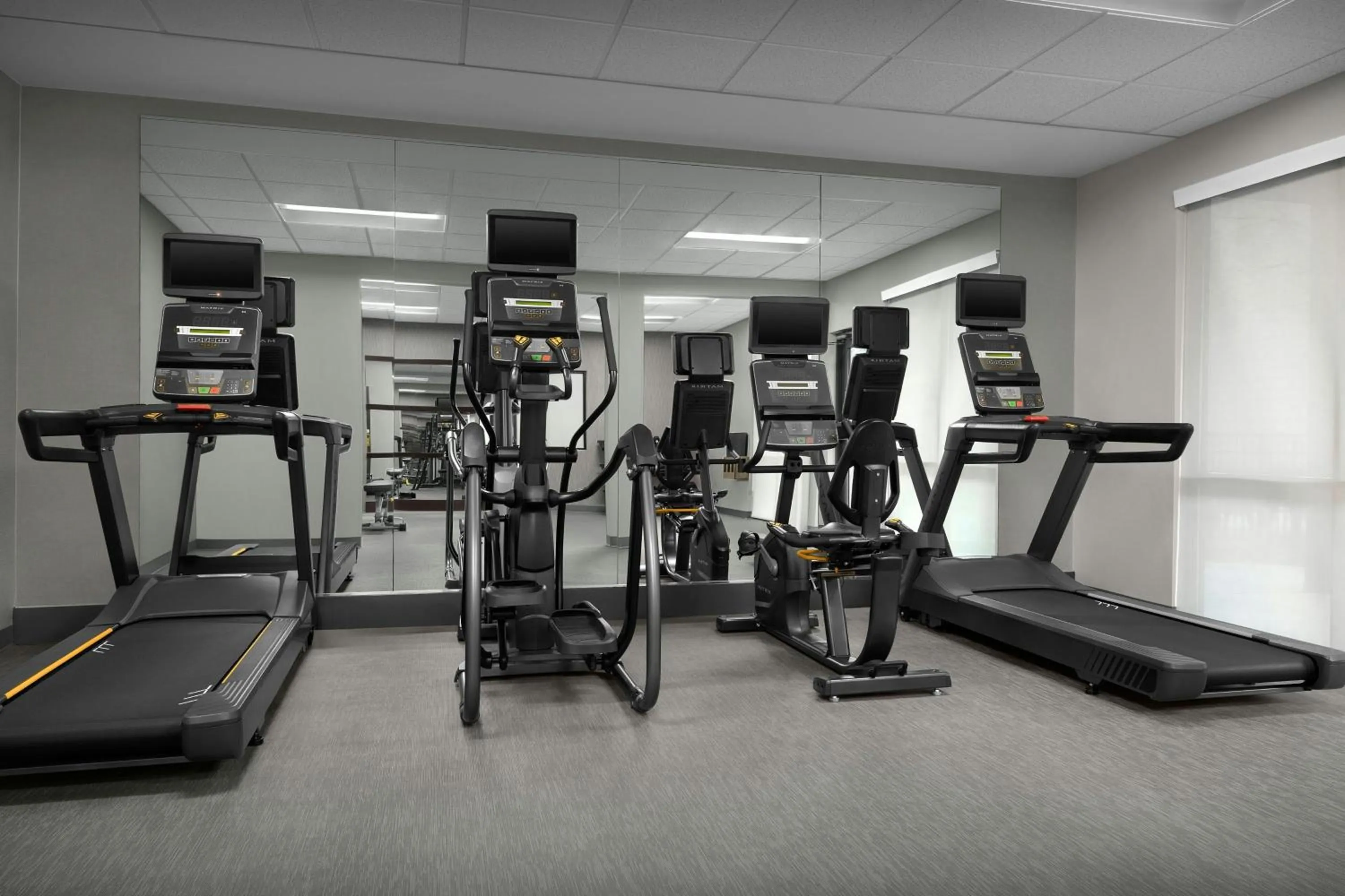 Fitness centre/facilities in Courtyard Danville