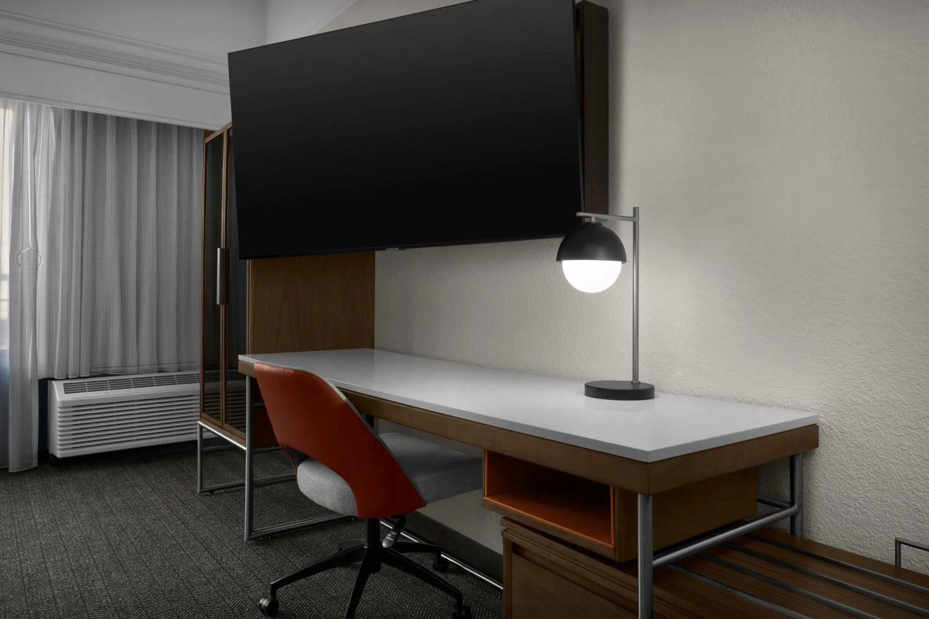 Photo of the whole room in Courtyard Danville