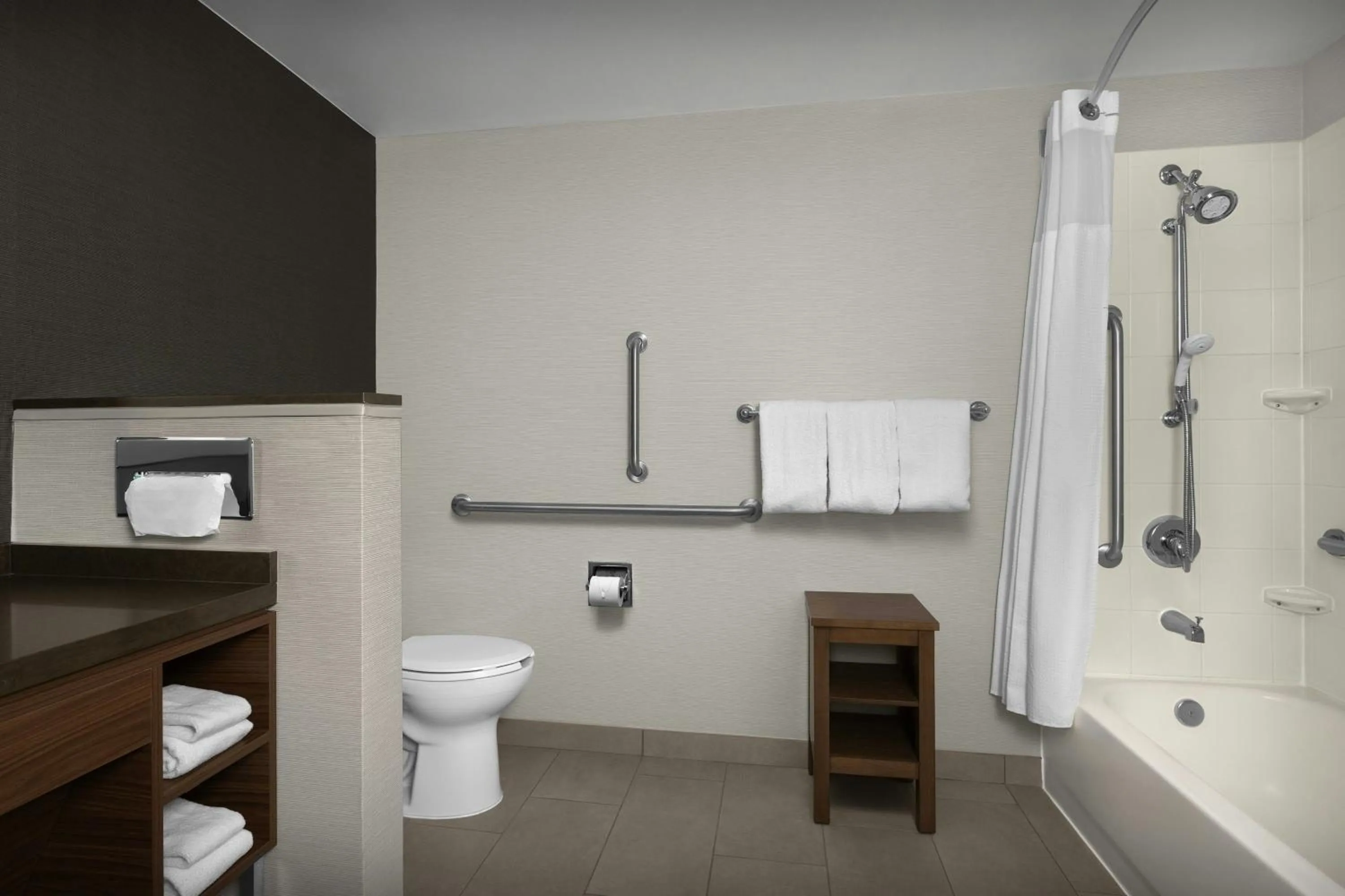 Photo of the whole room in Courtyard Danville