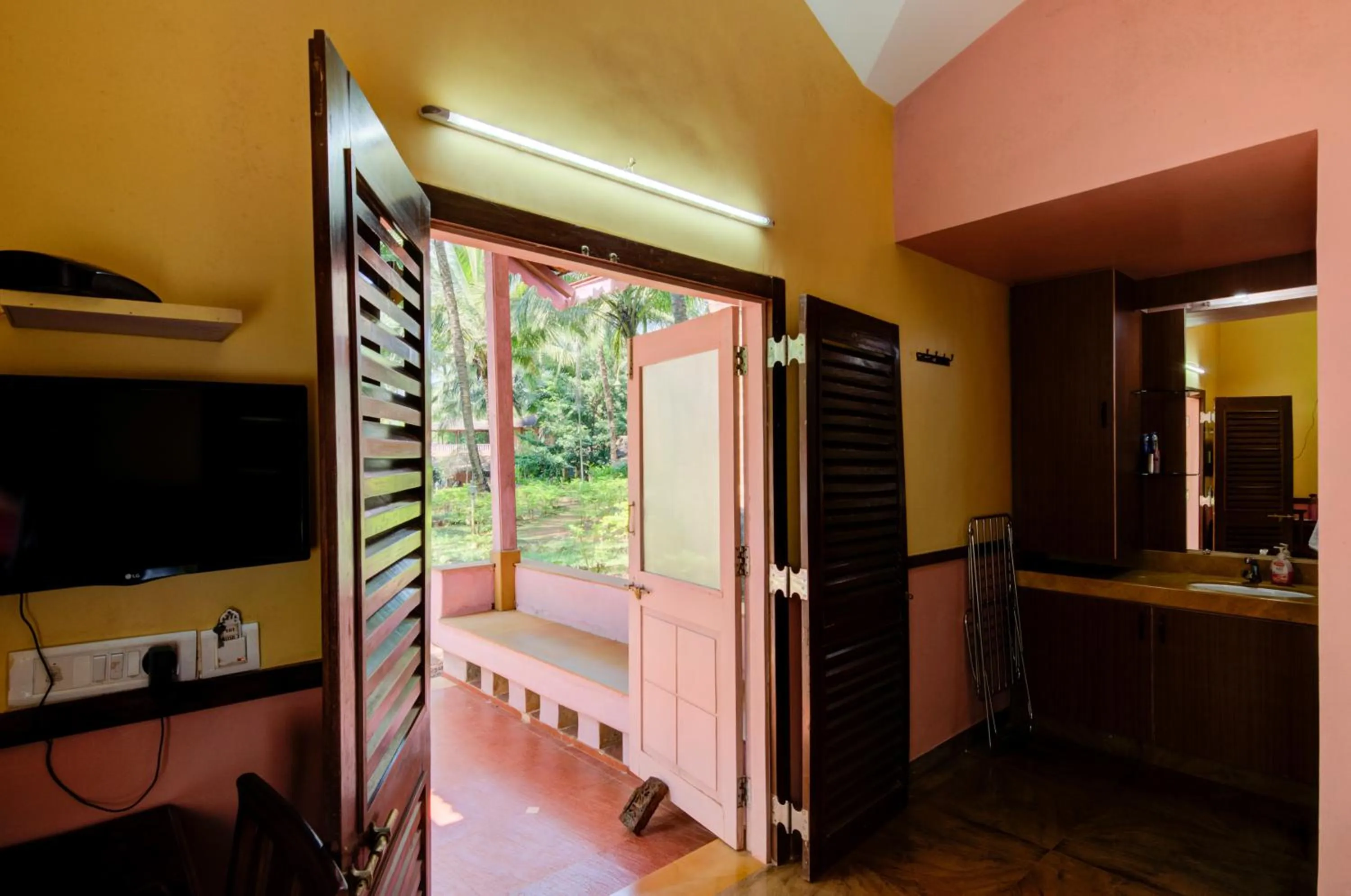 Facade/entrance in Shantai By the Lake