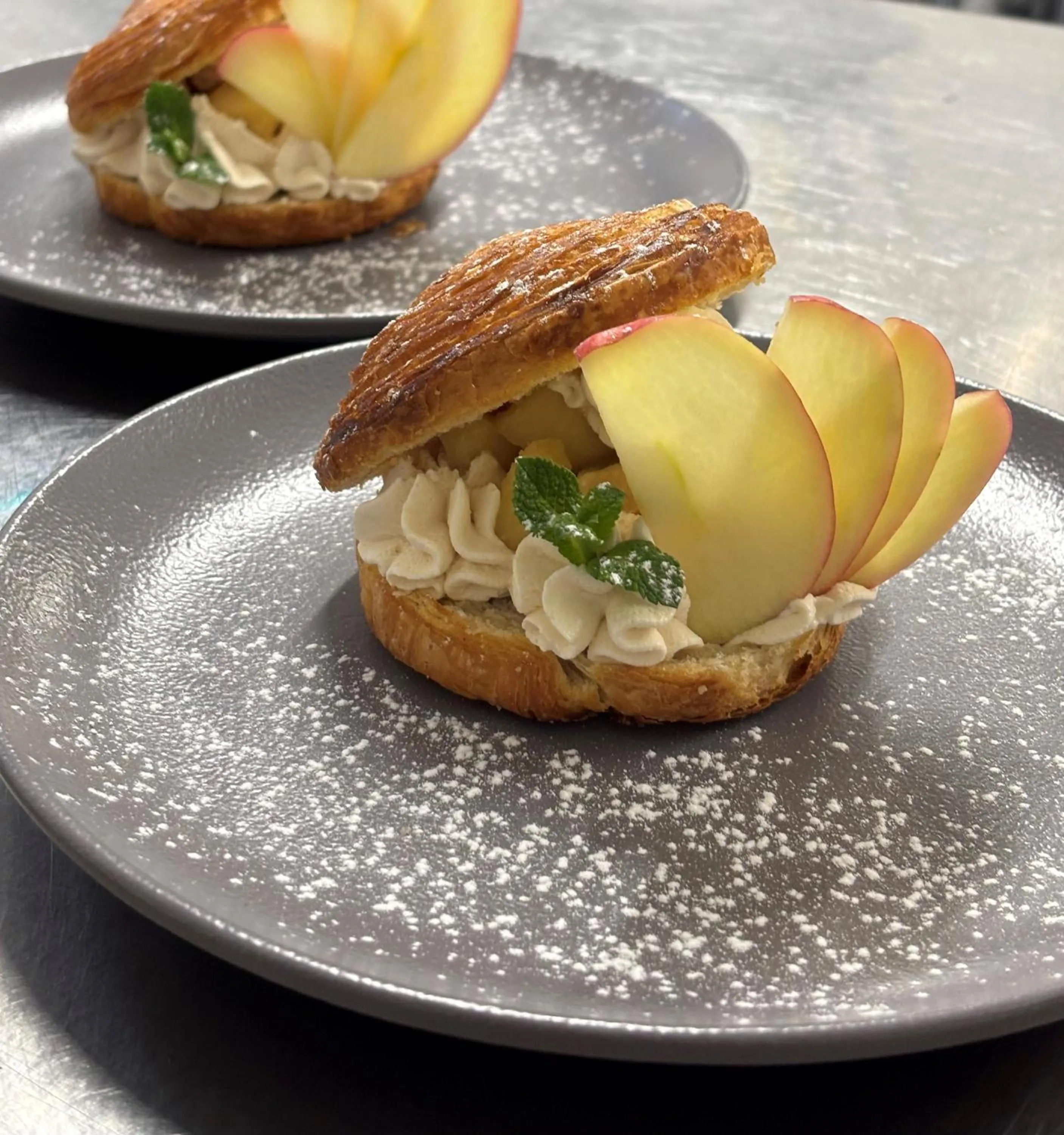 Restaurant/places to eat in Logis Hotel Beaudon