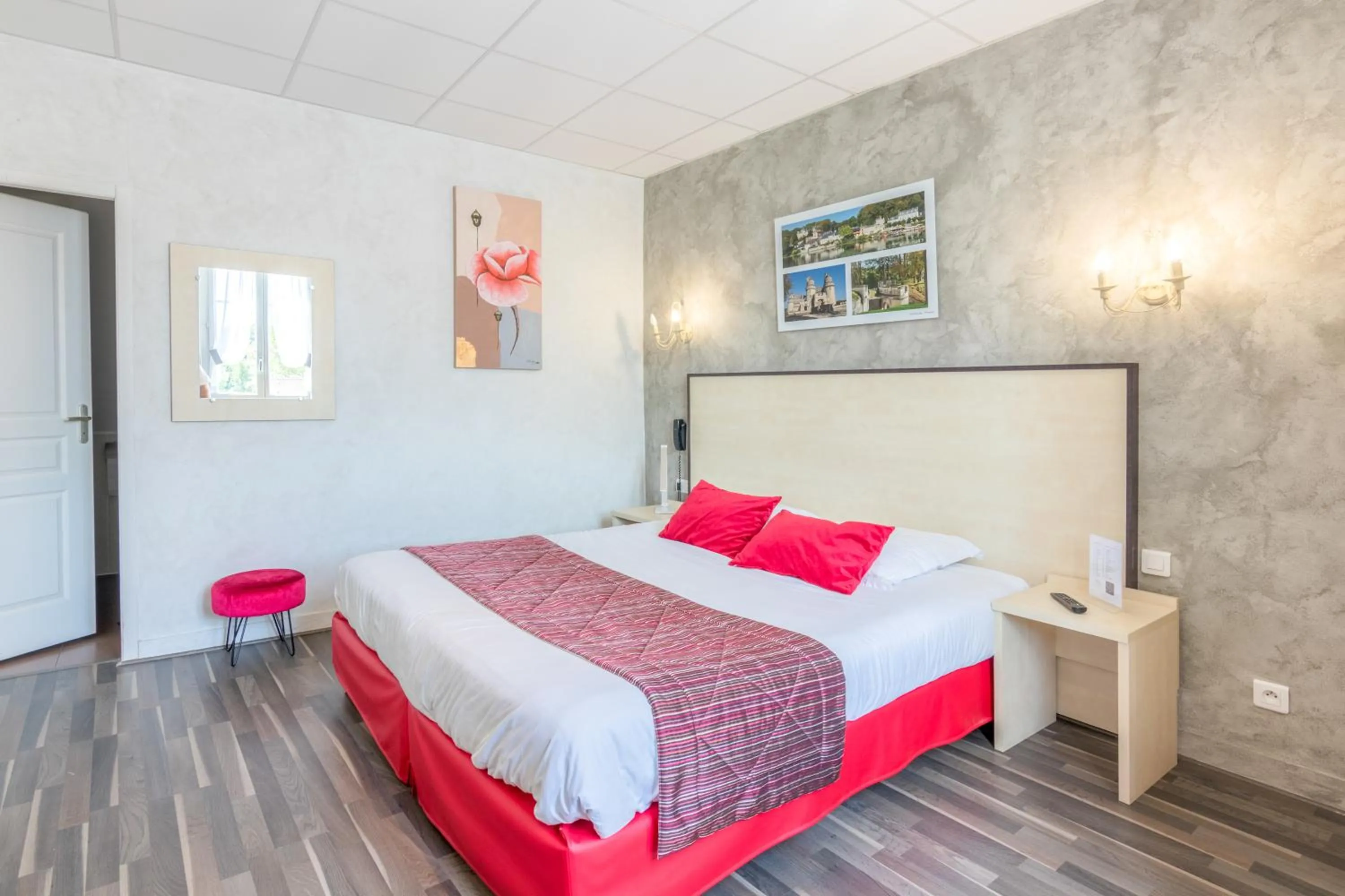 Bedroom, Bed in Logis Hotel Beaudon