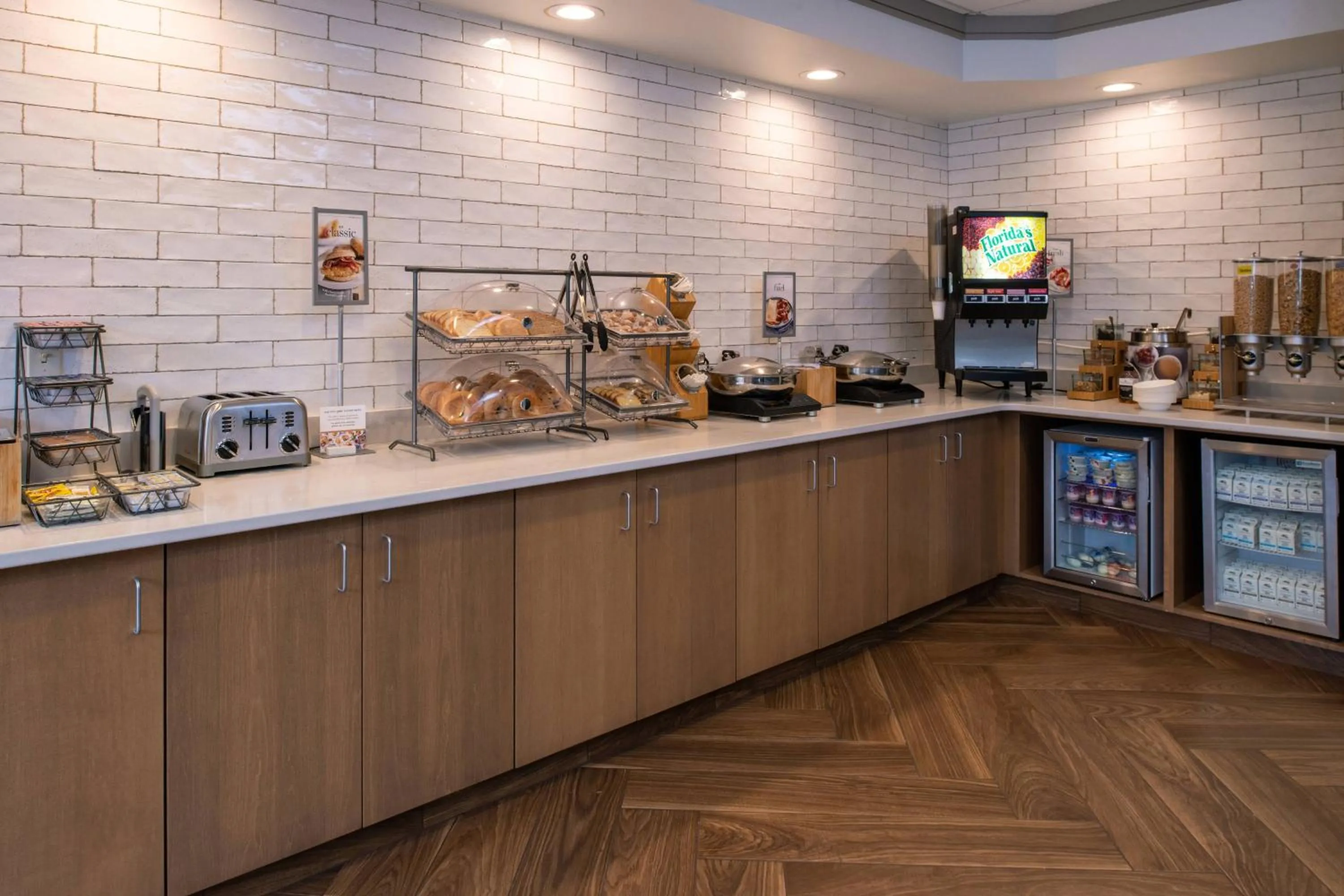 Breakfast in Fairfield Inn & Suites High Point Archdale