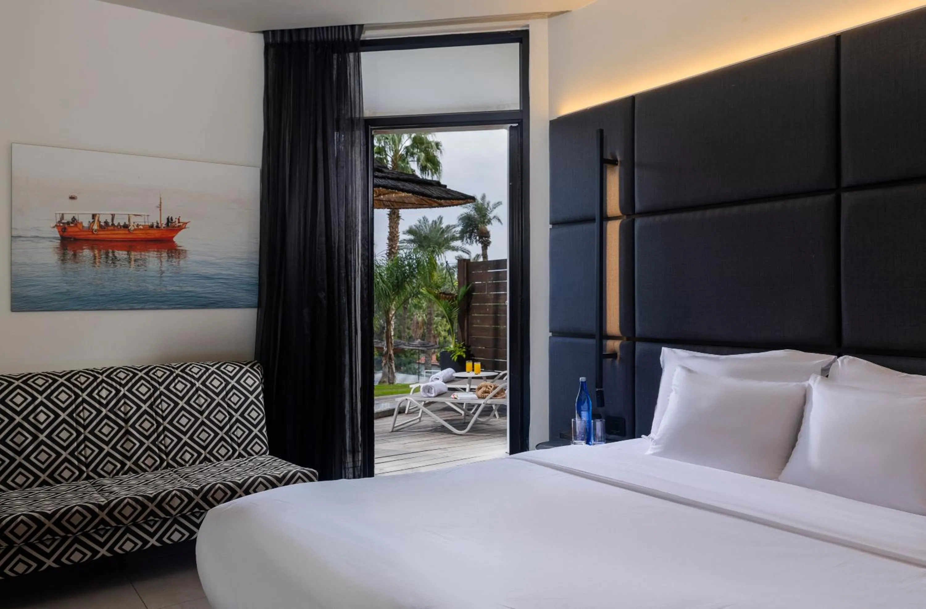 Bed in Hotel Lake House Kinneret