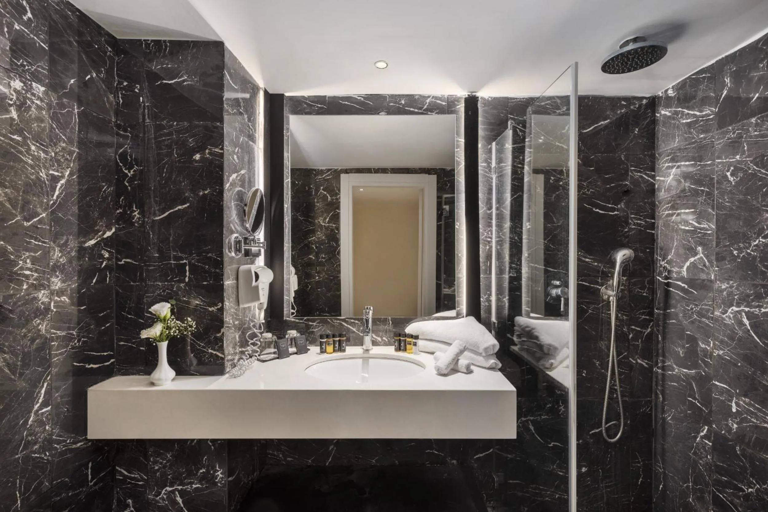 Bathroom in Hotel Lake House Kinneret