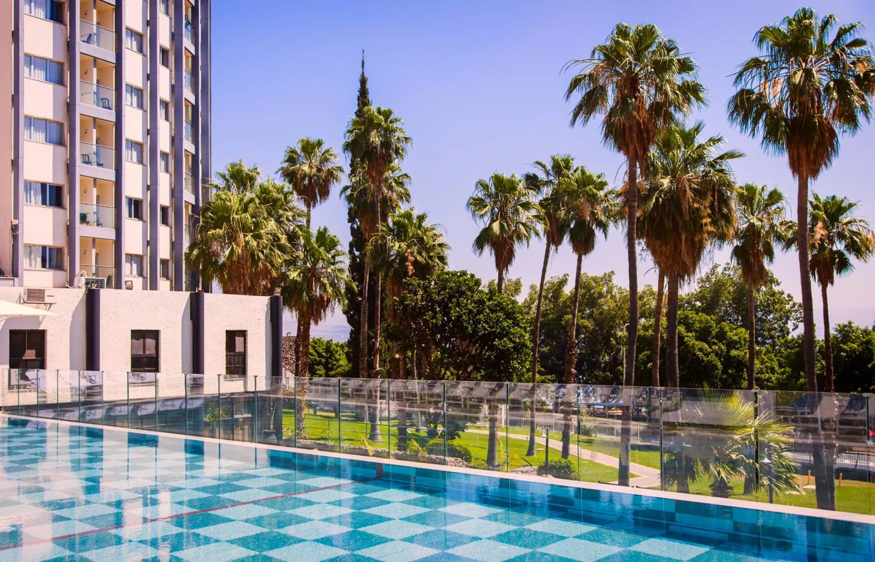 Garden in Hotel Lake House Kinneret