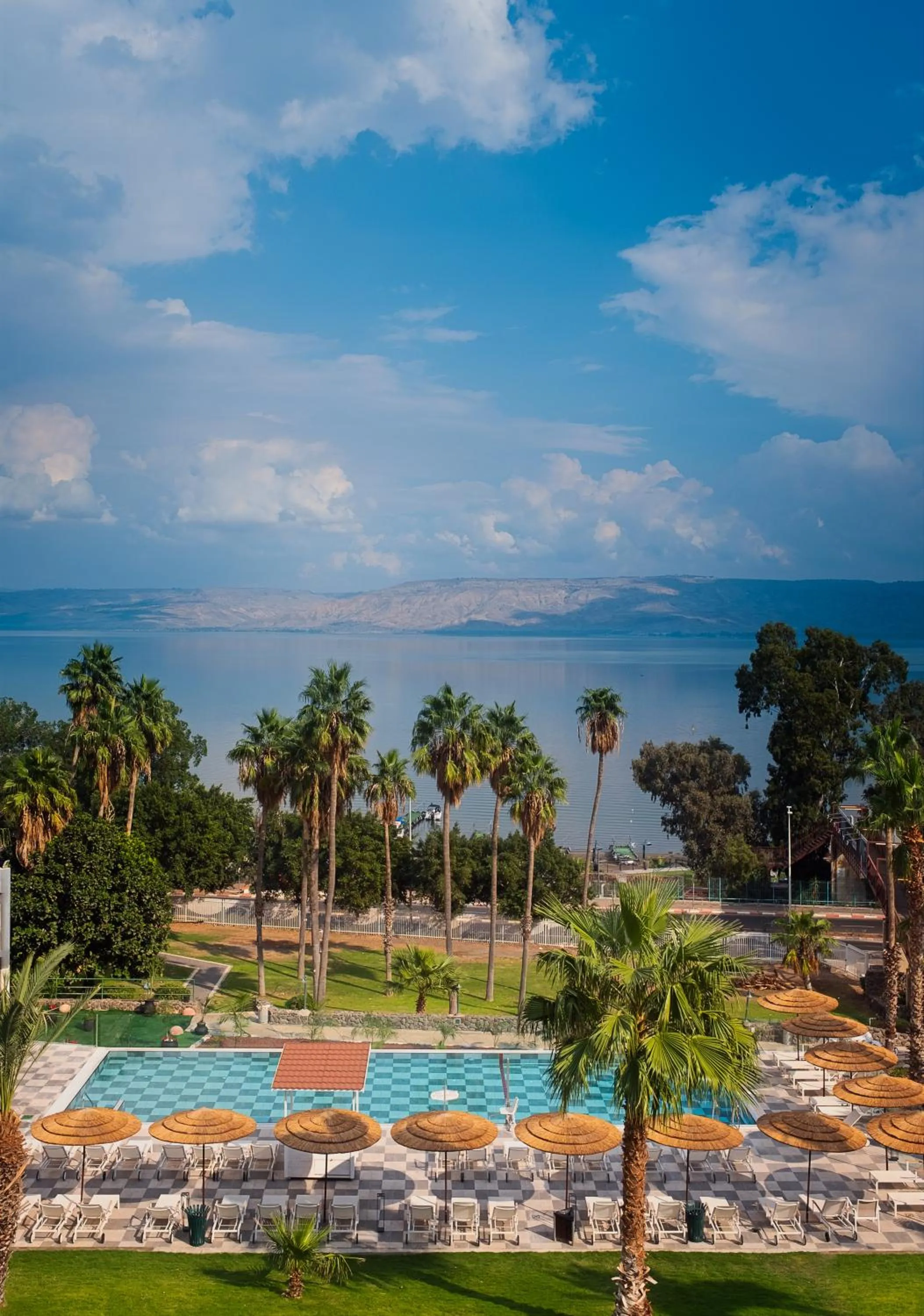 Swimming pool in Hotel Lake House Kinneret