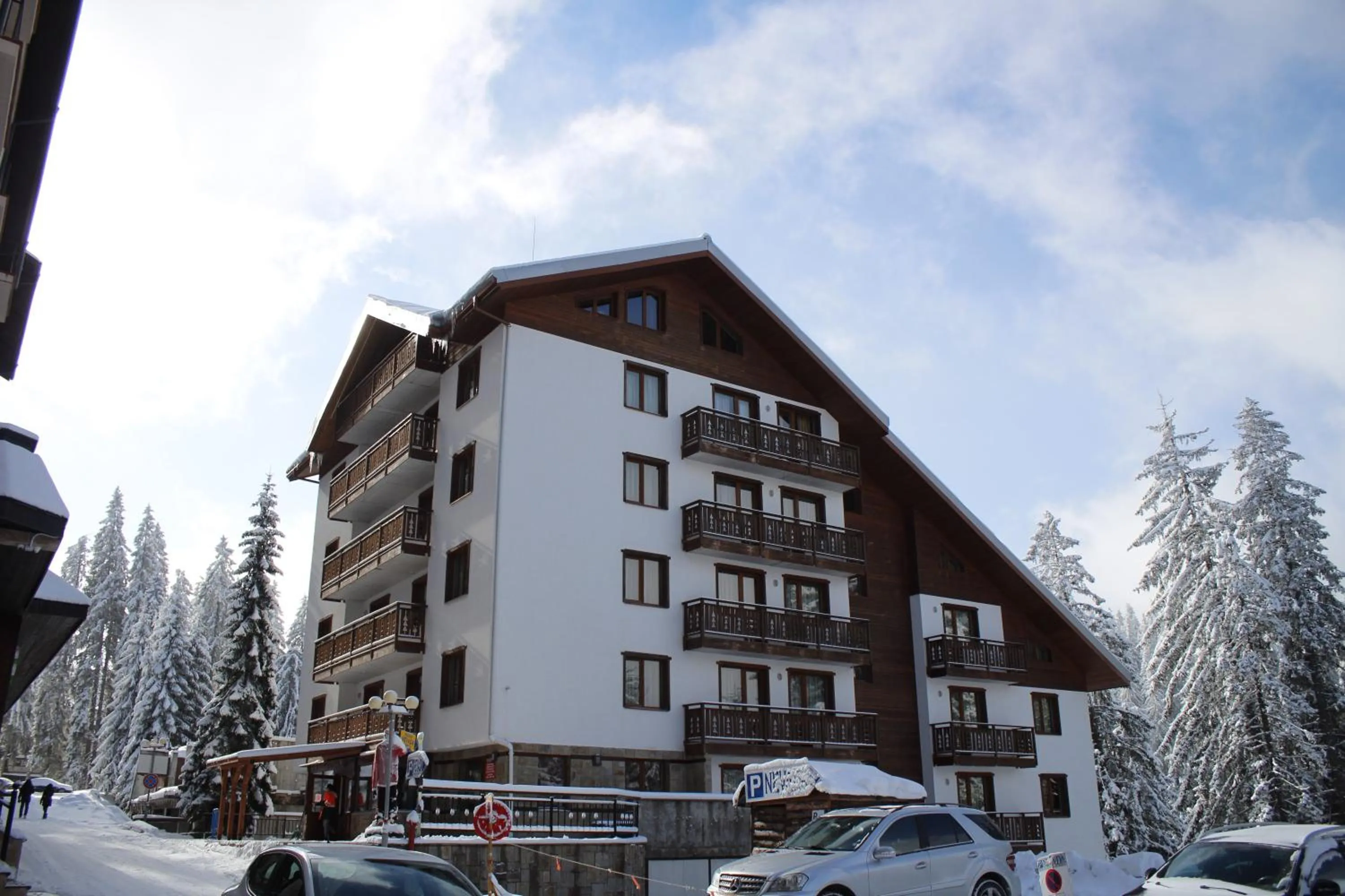 Property building in Nevada Aparthotel