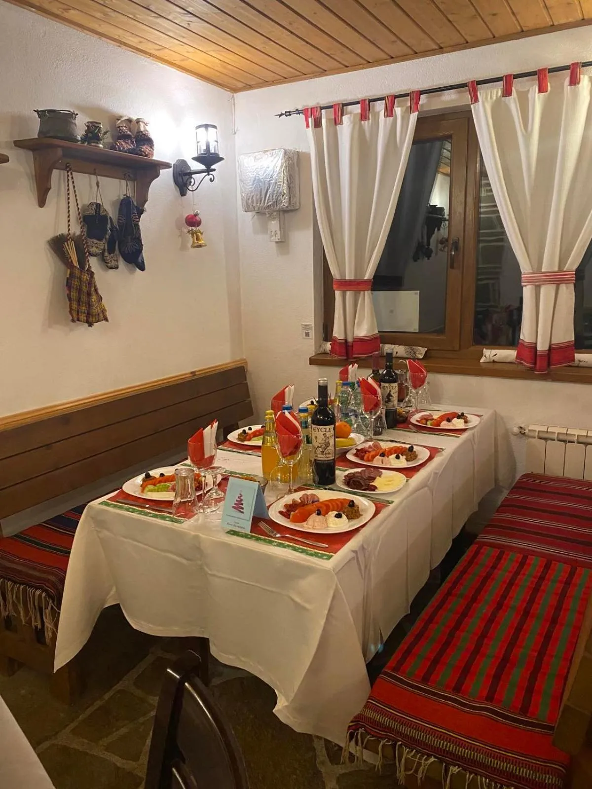 Restaurant/places to eat in Nevada Aparthotel