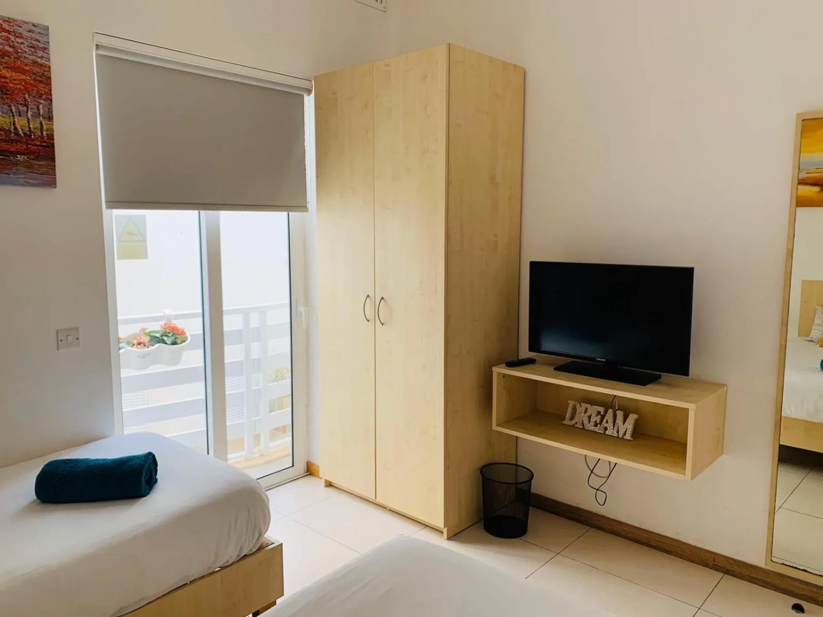 Balcony/Terrace, Bed in Hostel Malti Budget