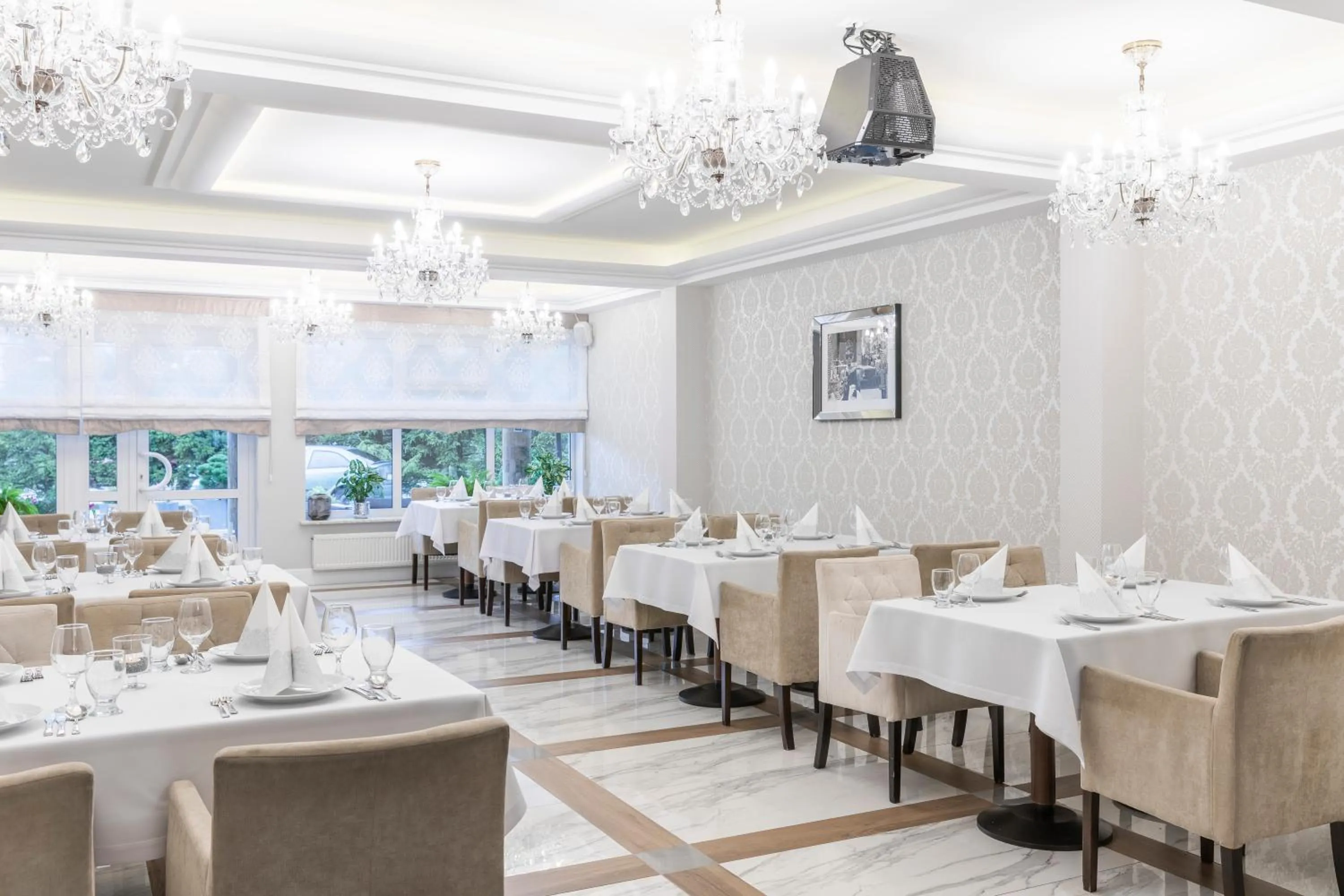 Restaurant/places to eat in BURSZTYN - BERNSTEIN SPA & Wellness