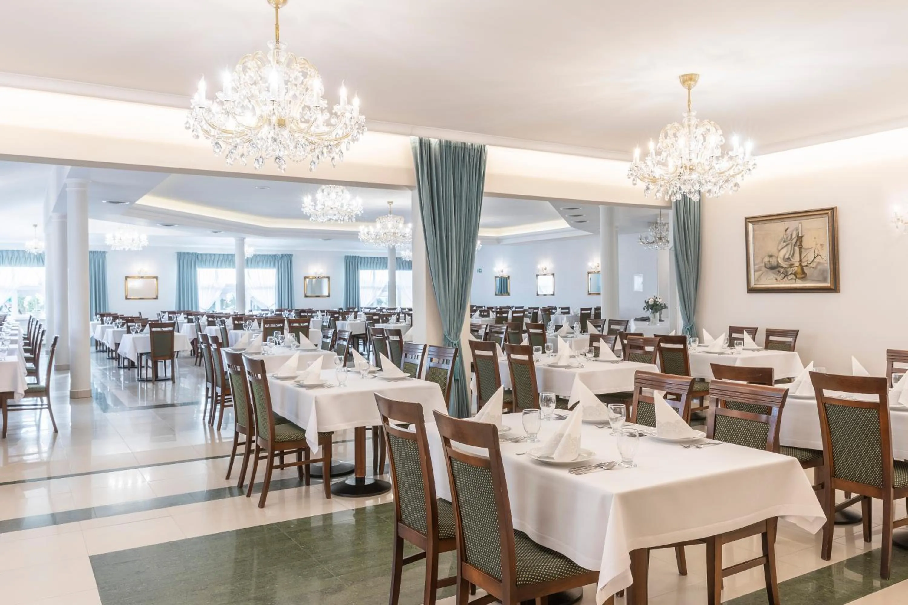 Restaurant/places to eat in BURSZTYN - BERNSTEIN SPA & Wellness