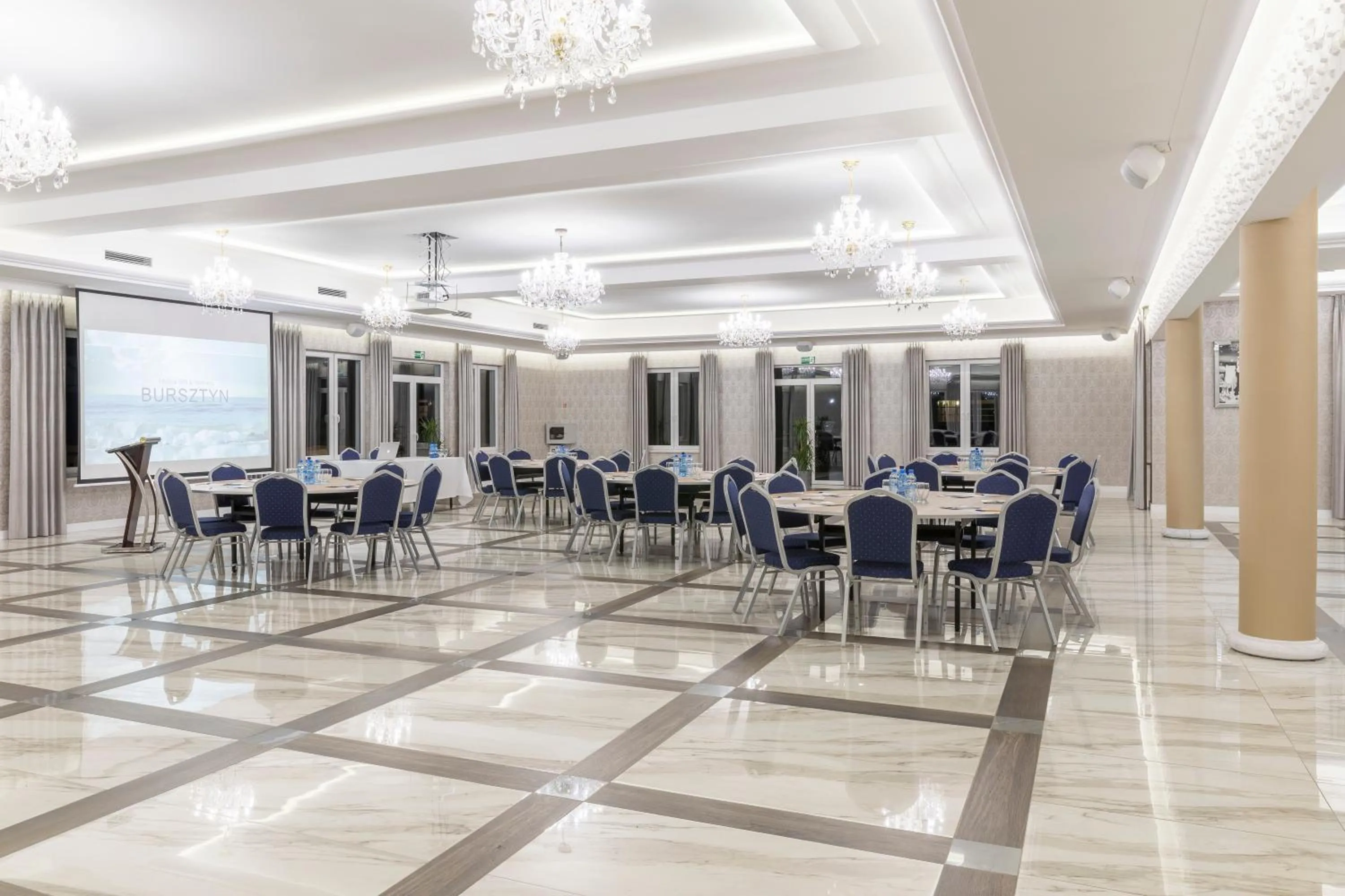 Restaurant/places to eat in BURSZTYN - BERNSTEIN SPA & Wellness