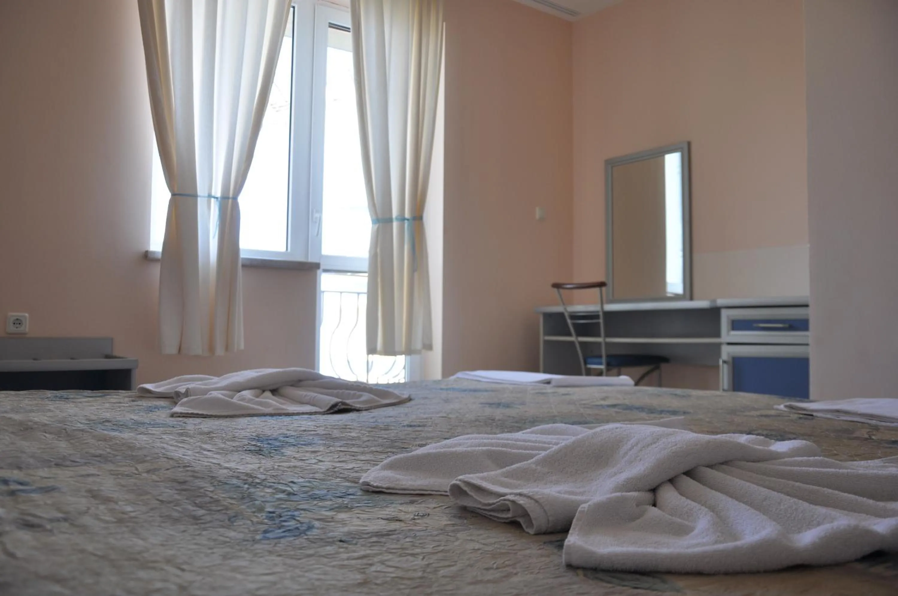 Bedroom, Bed in Hotel BelleVille