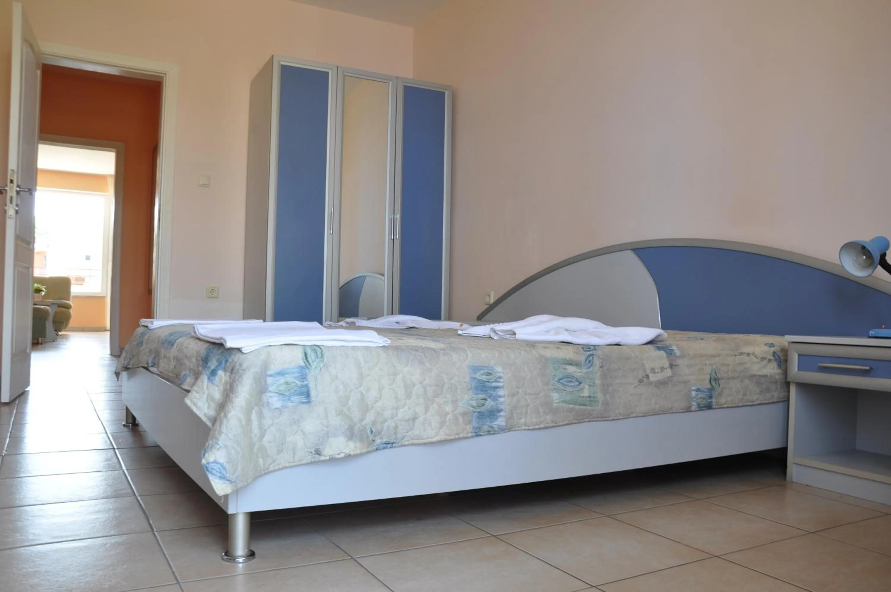 Bedroom, Bed in Hotel BelleVille