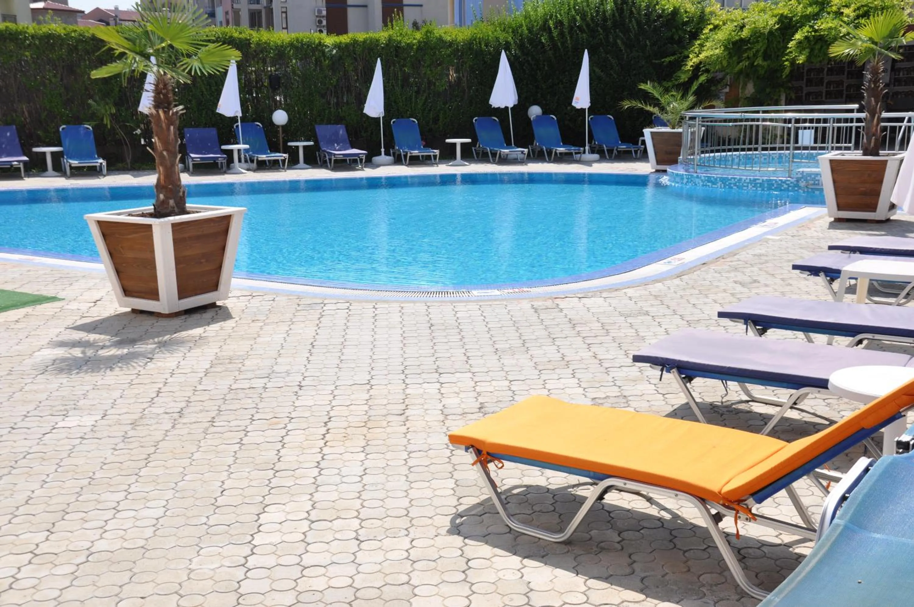 Swimming pool in Hotel BelleVille