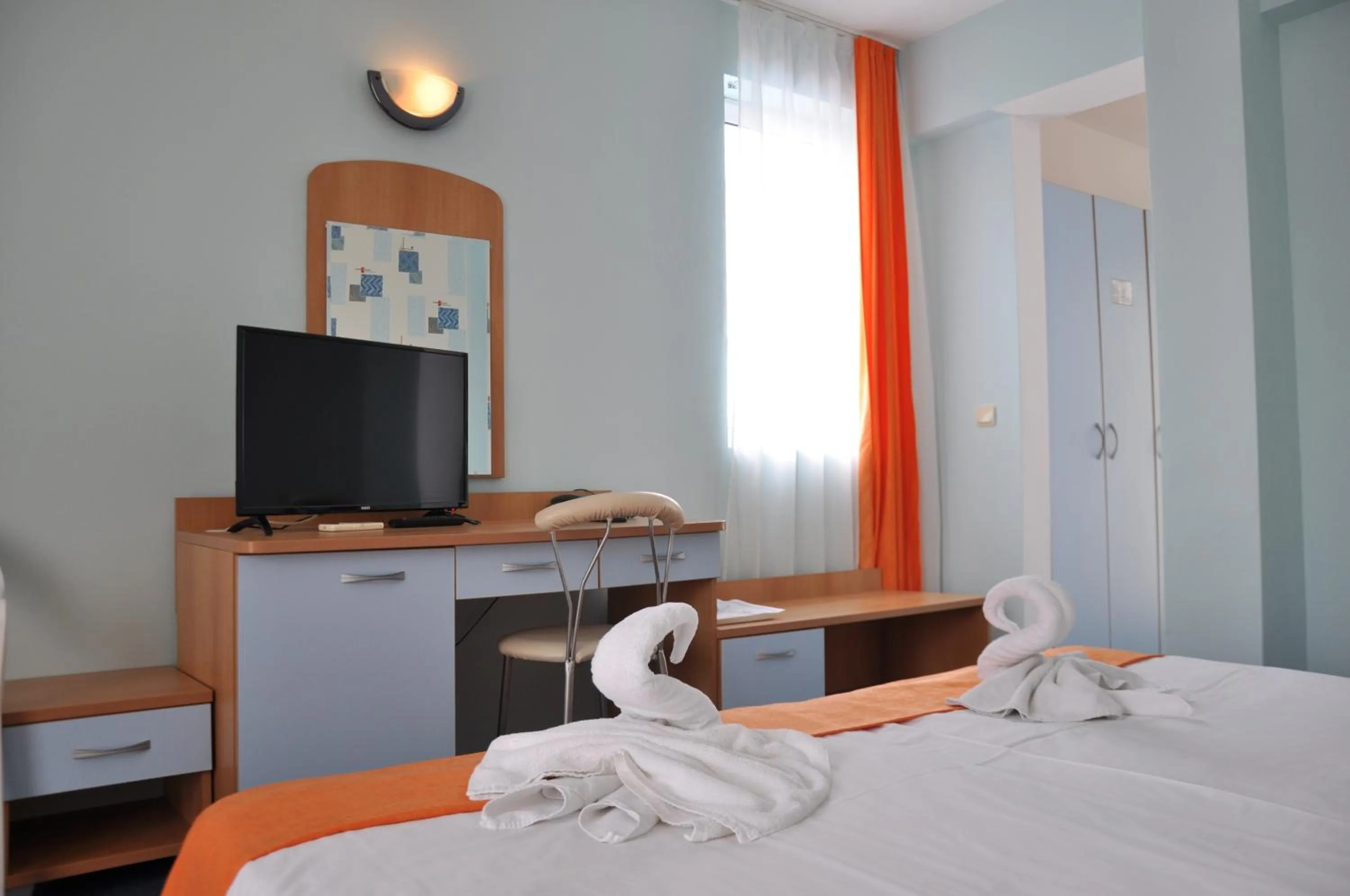 Photo of the whole room, Bed in Hotel BelleVille